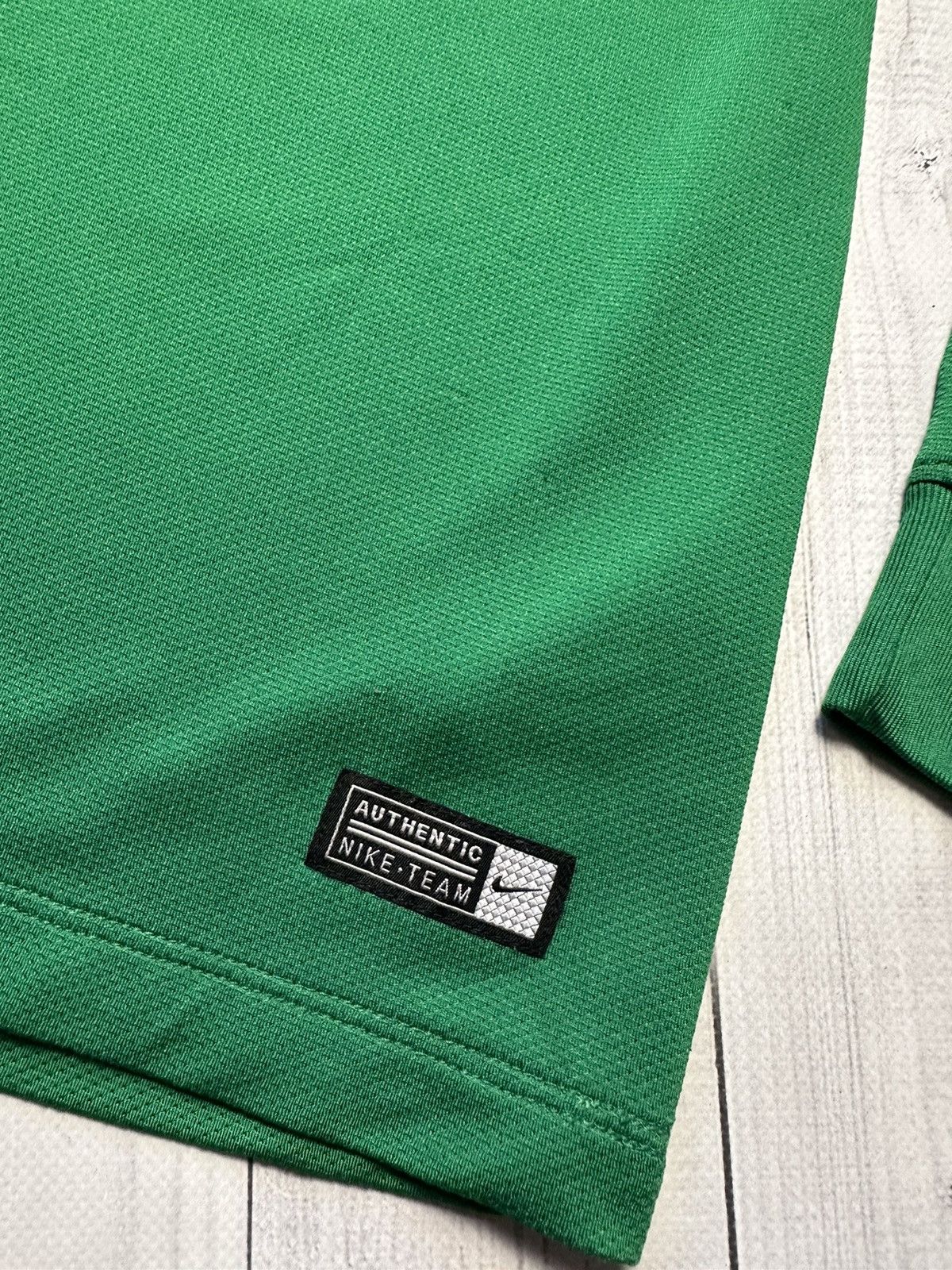 Nike × Vintage Vintage Nike Dundee United soccer jersey goalkeeper size XL Size US XL / EU 56 / 4 - 5 Thumbnail