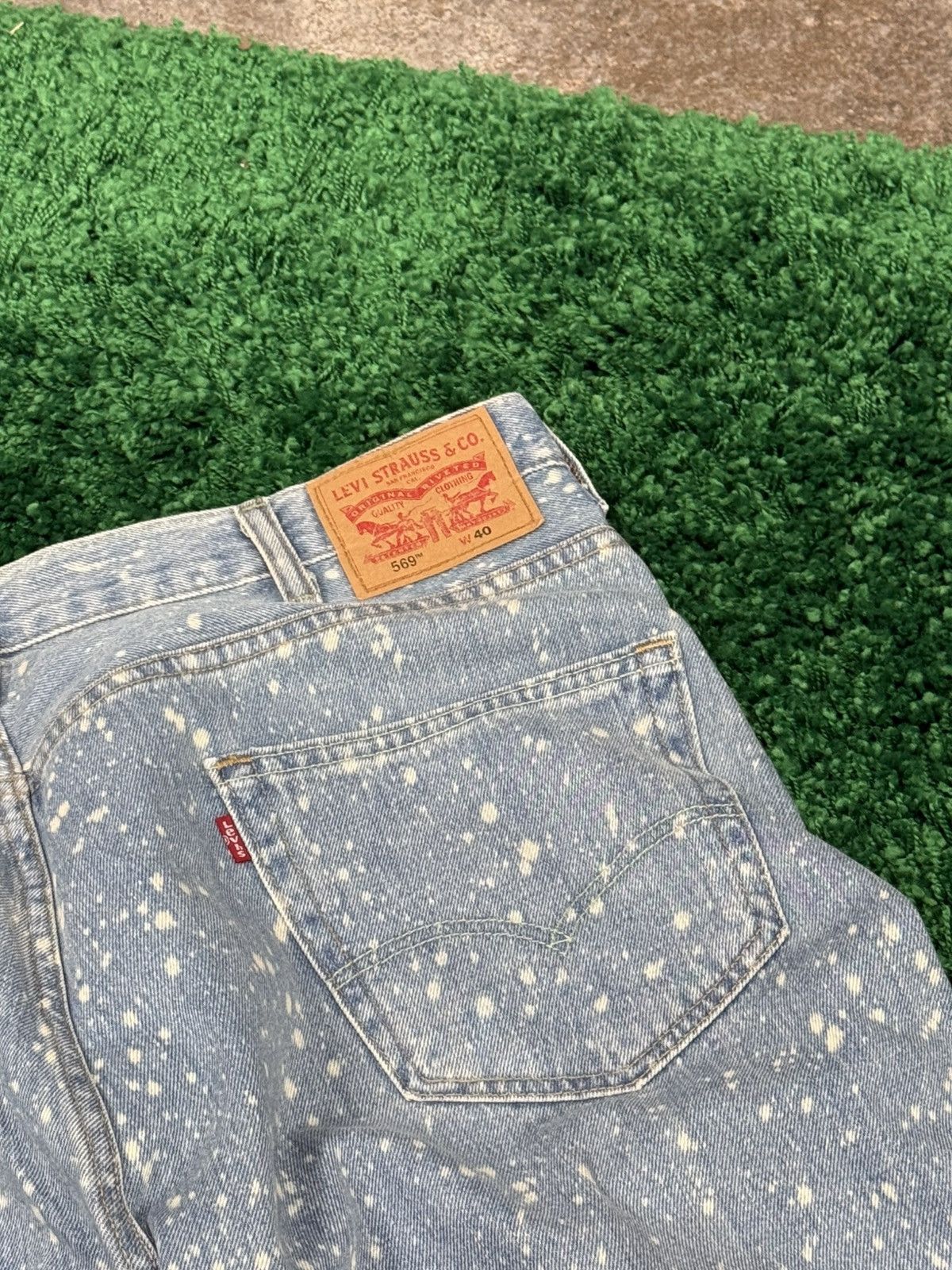 Levi's Levi's 559 Paint Splatter Bleach Denim Jean Shorts Sz. 40 Size US 40 / EU 56 - 4 Thumbnail