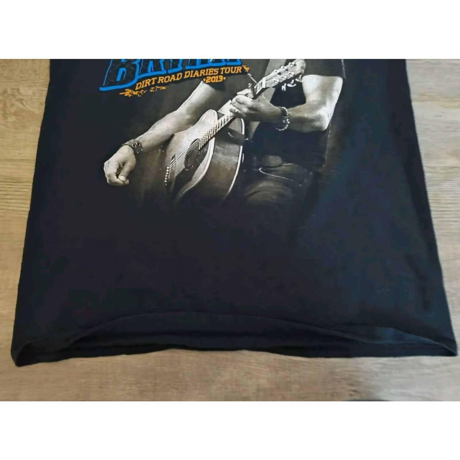 Gildan VINTAGE Luke Bryan Concert Shirt Dirt Road Diaries Tour 2013 Double-Sided Short Sleeve Sz S Black Womens T-Shirt Size S / US 4 / IT 40 - 6 Thumbnail