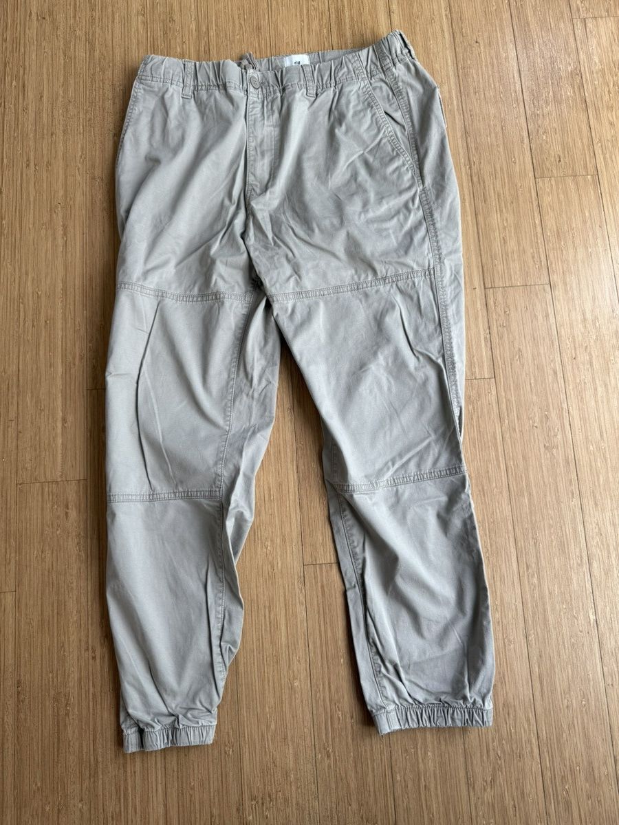 H&M Regular Fit coupe standard Size US 31 - 1 Thumbnail