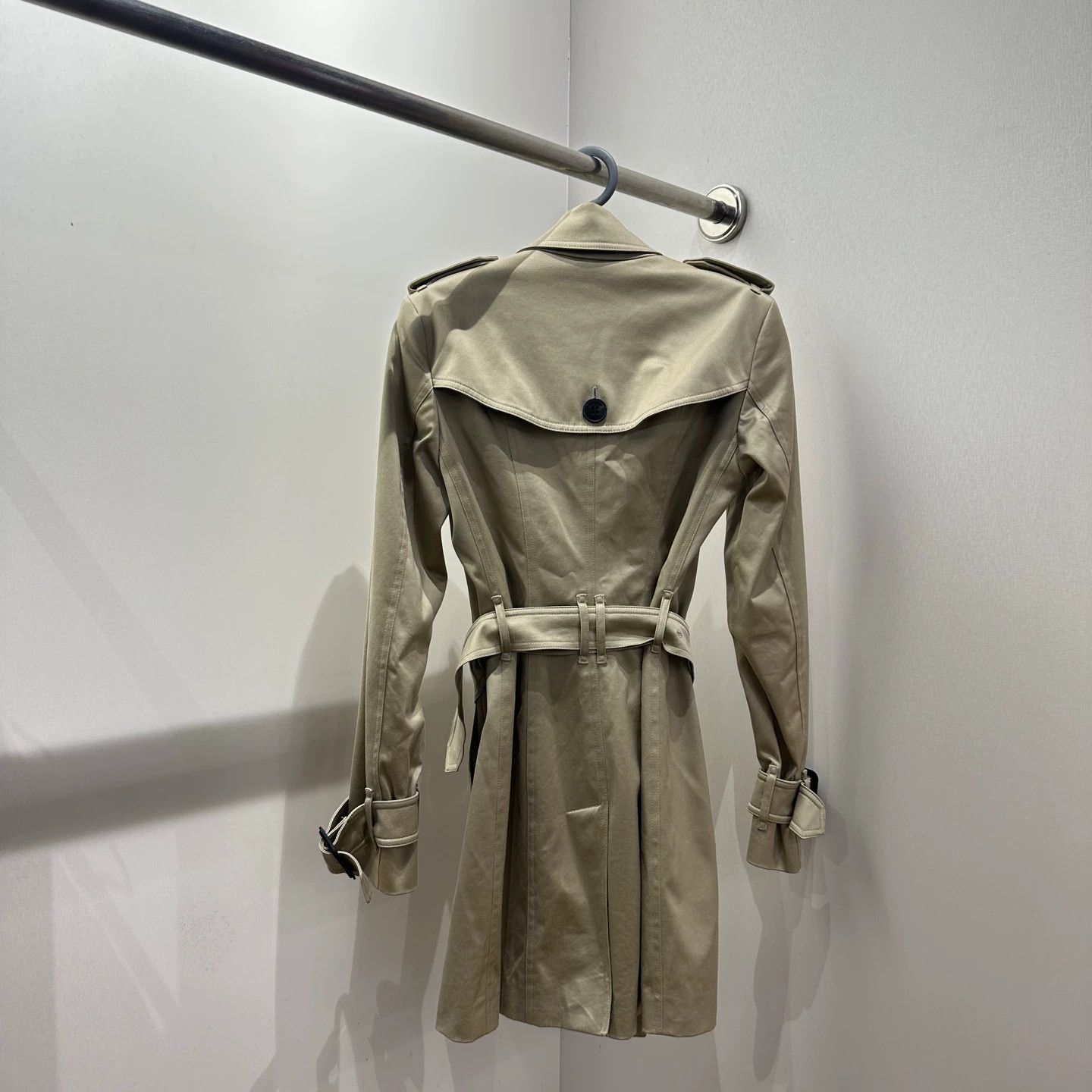 Burberry Burberry feb503 Double Breasted Belted Trench Coat UK4 Size XS / US 0-2 / IT 36-38 - 2 Thumbnail
