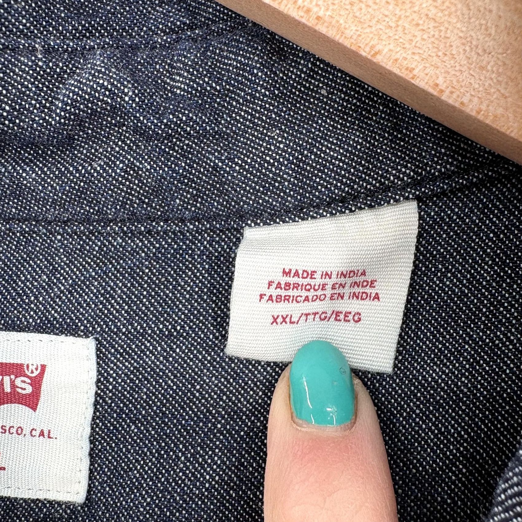 Levi's Levi's Shirt Mens 2XL Blue Chambray Long Sleeve Button Up Relaxed Fit Western Size US XXL / EU 58 / 5 - 5 Thumbnail