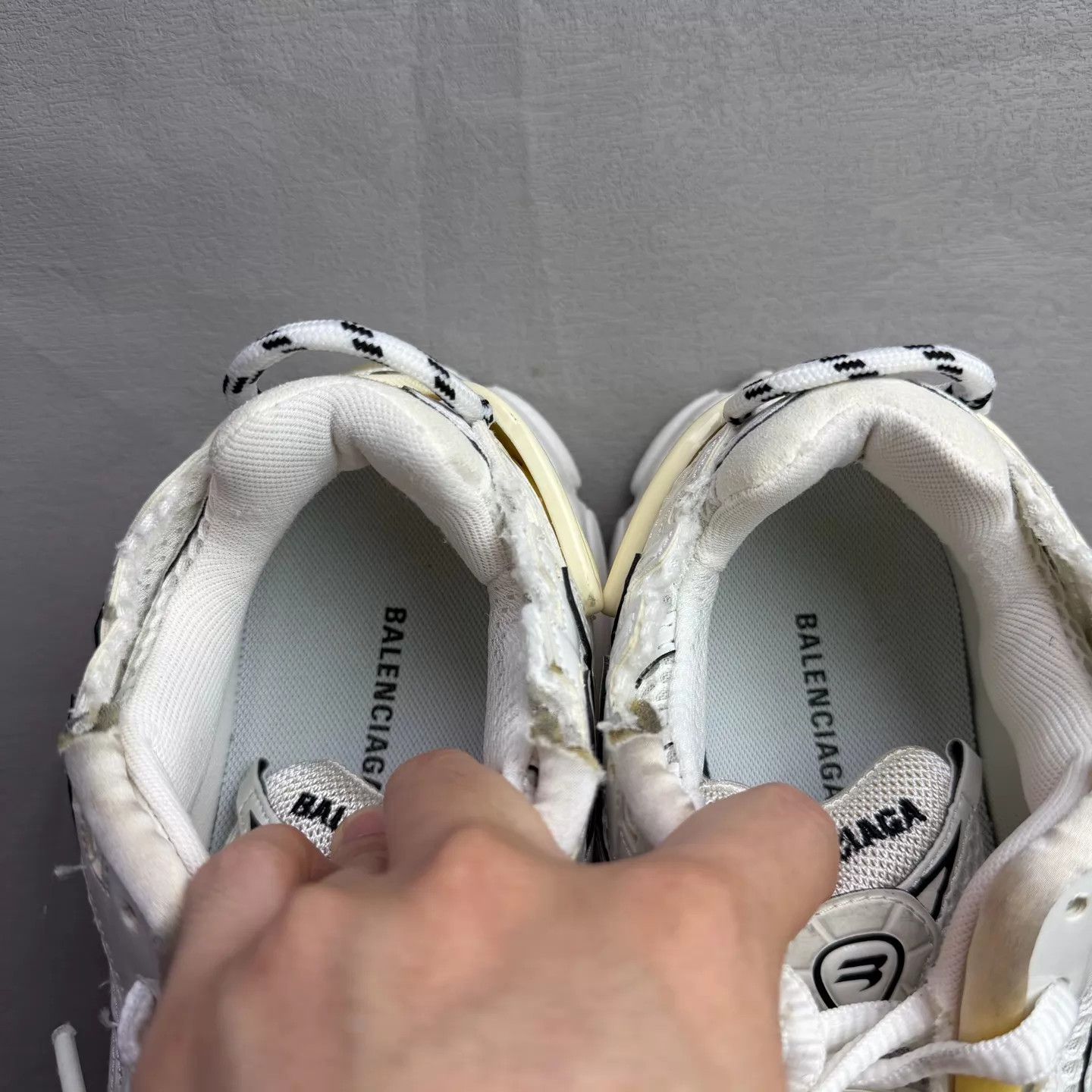 Balenciaga Balenciaga Runner White Distressed 38 98 New Size US 8 / IT 38 - 8 Thumbnail