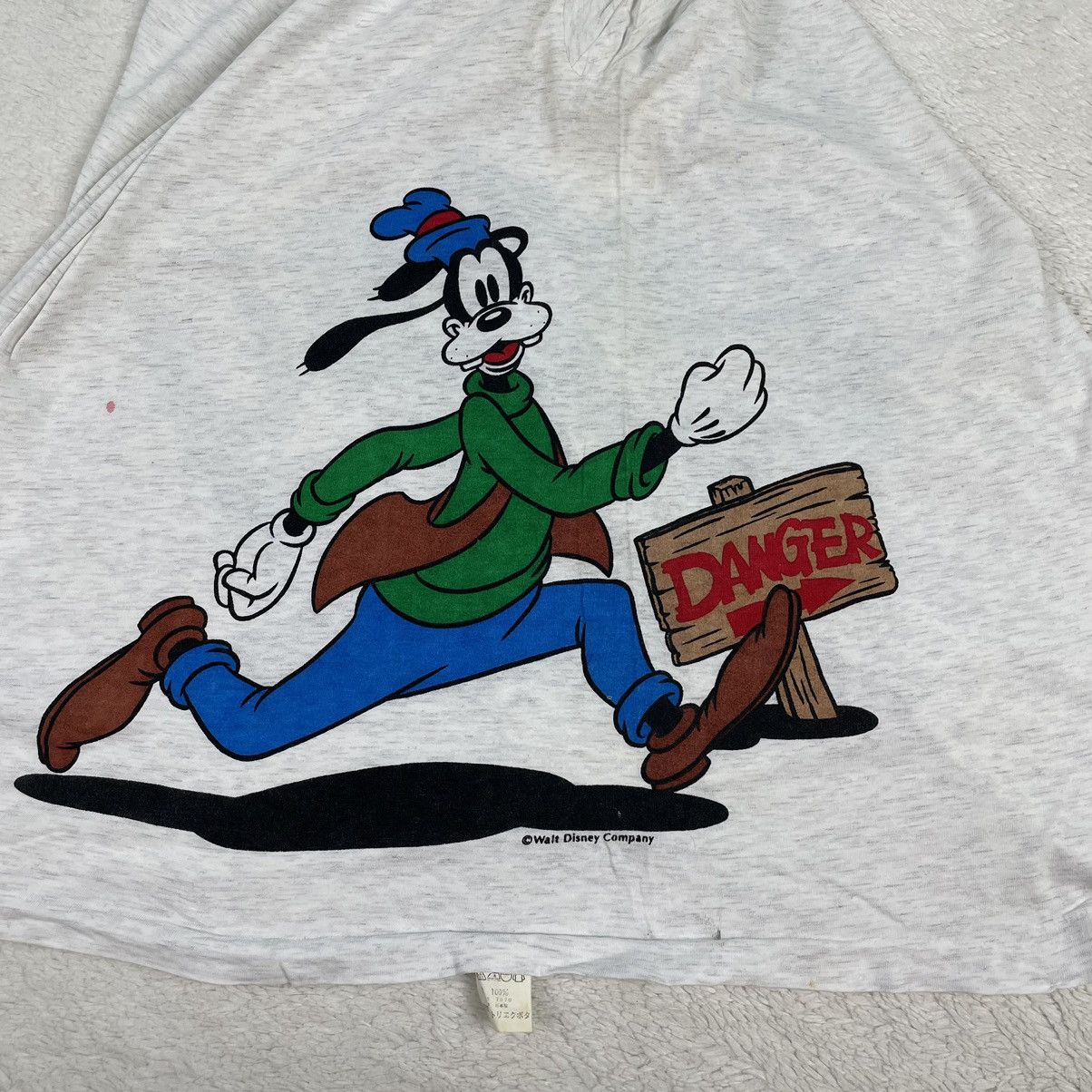 Disney 🔥LAST PRICE🔥 VTG Mickey Family Goofy And Chip ‘n’ Dale Tee Size US M / EU 48-50 / 2 - 14 Thumbnail