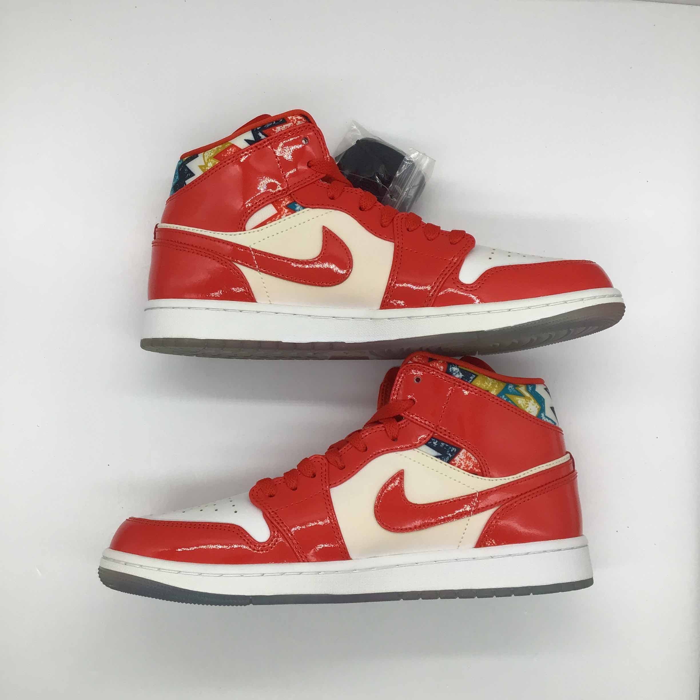 Air Jordan 1 Mid SE Barcelona Sweater display picture 1