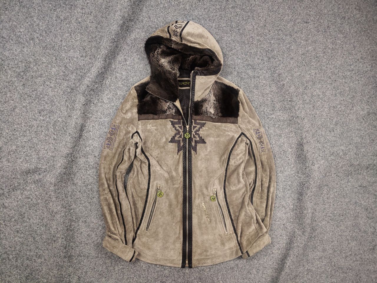 Sportalm Kitzbuhel Sportalm Kitzbühel Ski Jori trekking Corduroy Jacket fur Size M / US 6-8 / IT 42-44 - 1 Thumbnail