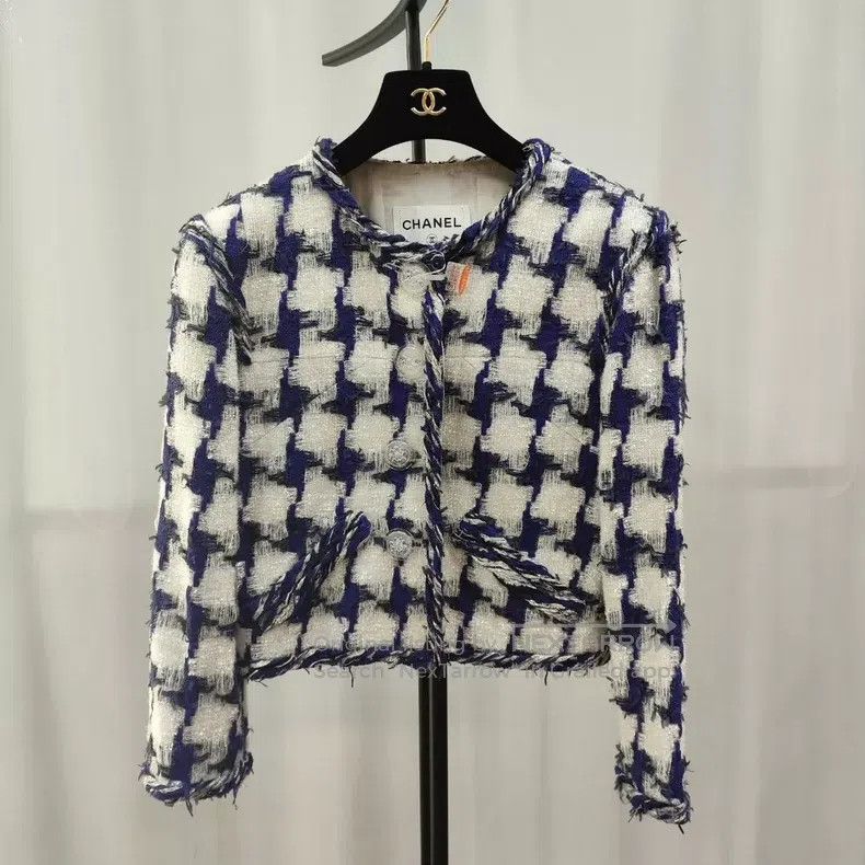 Chanel Chanel 18 Waterfall Series Thousand Bird Grid Fine Glitter Size XS / US 0-2 / IT 36-38 - 1 Thumbnail
