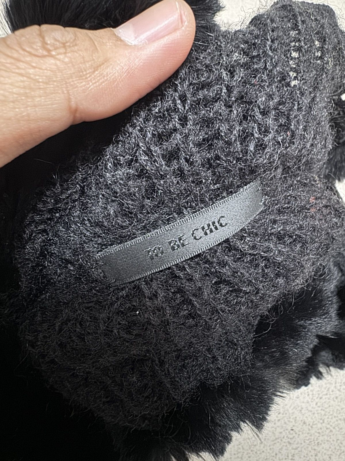 Japanese Brand TO BE CHIC JAPAN PERFORATED DESTROYED FUR LINING SCARF Size ONE SIZE - 7 Thumbnail