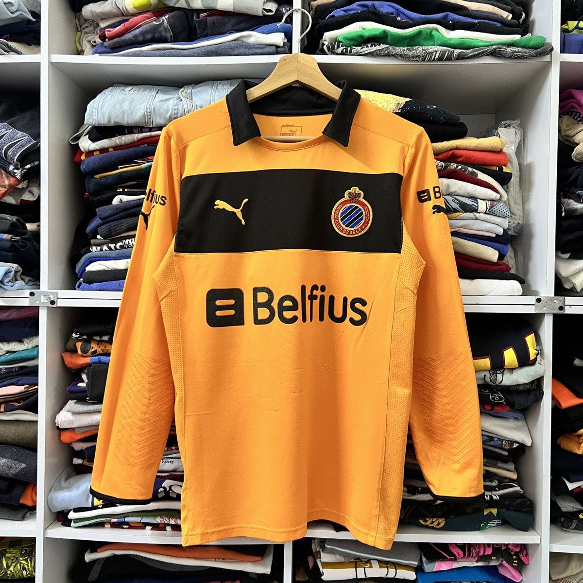 Vintage CLUB BRUGGE FOOTBALL JERSEY Size US S / EU 44-46 / 1 - 1 Thumbnail