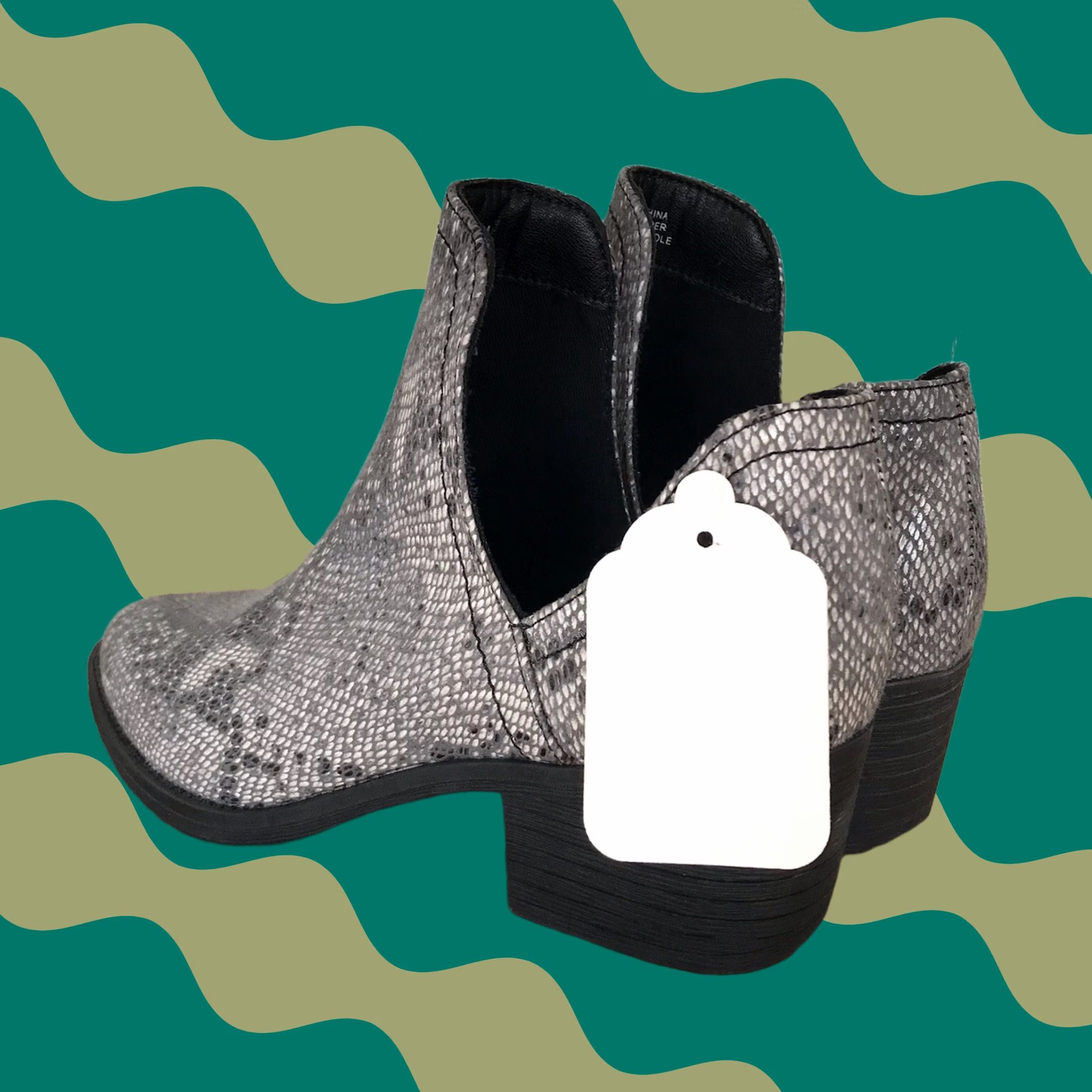 Vintage Volatile Women Gray Faux Snakeskin Pull-On Block Heel Western Ankle Boots 6 Size US 6 / IT 36 - 1 Thumbnail