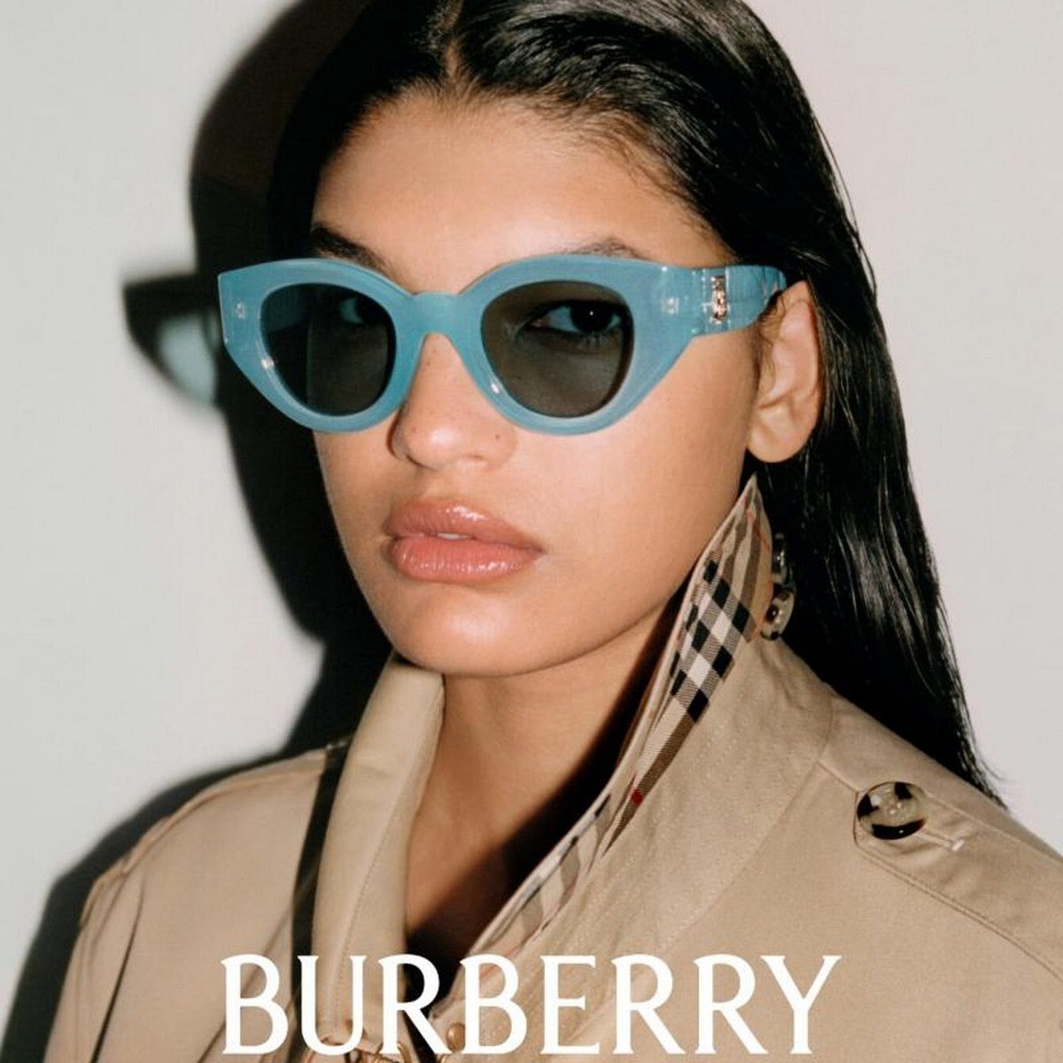 Burberry BURBERRY Meadow TB blue acetate oval sunglasses Size ONE SIZE - 1 Thumbnail