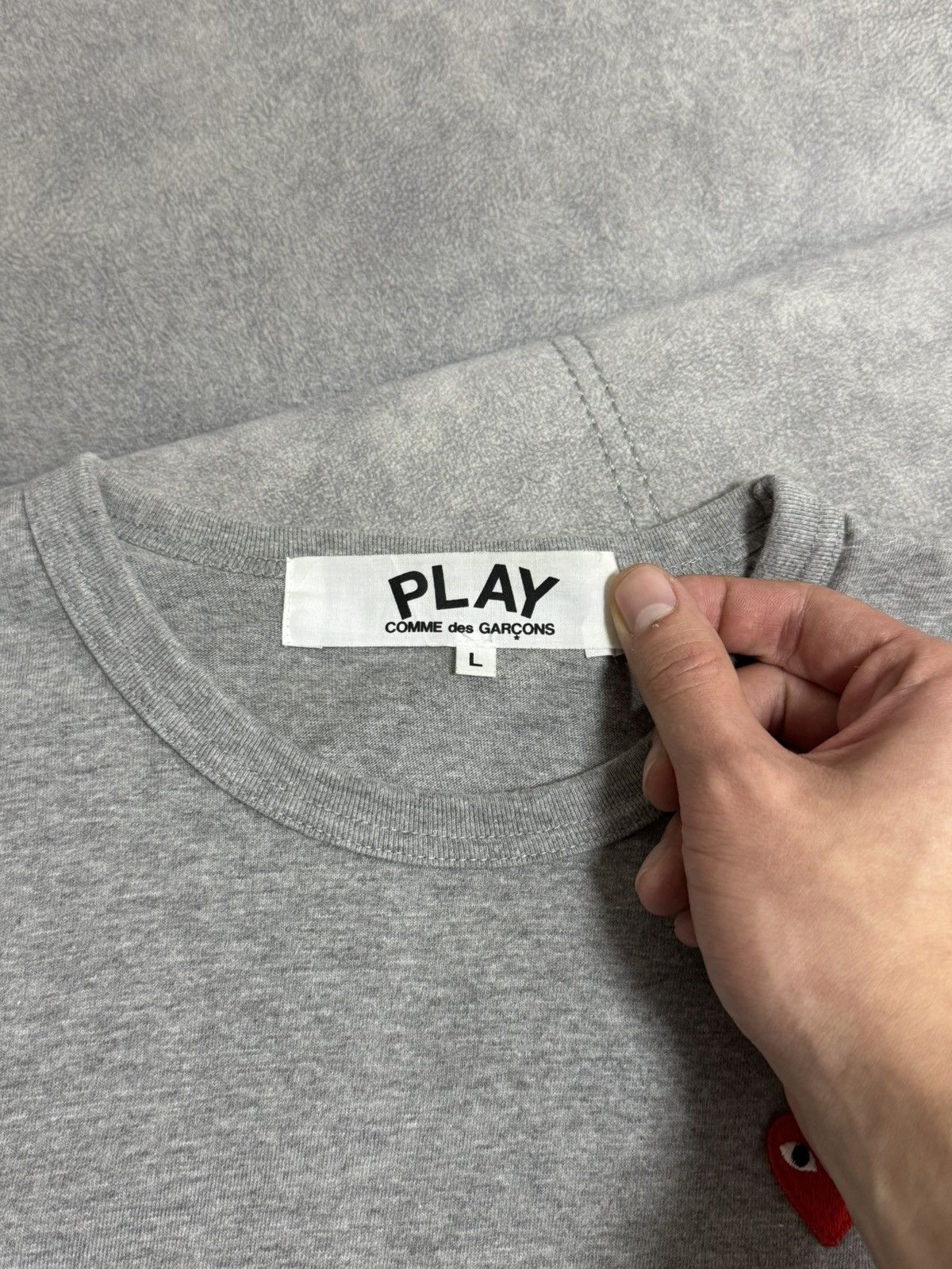 Comme des Garcons RARE Comme Des Garçons PLAY Double Heart Gray T-Shirt Size L Size US L / EU 52-54 / 3 - 6 Thumbnail