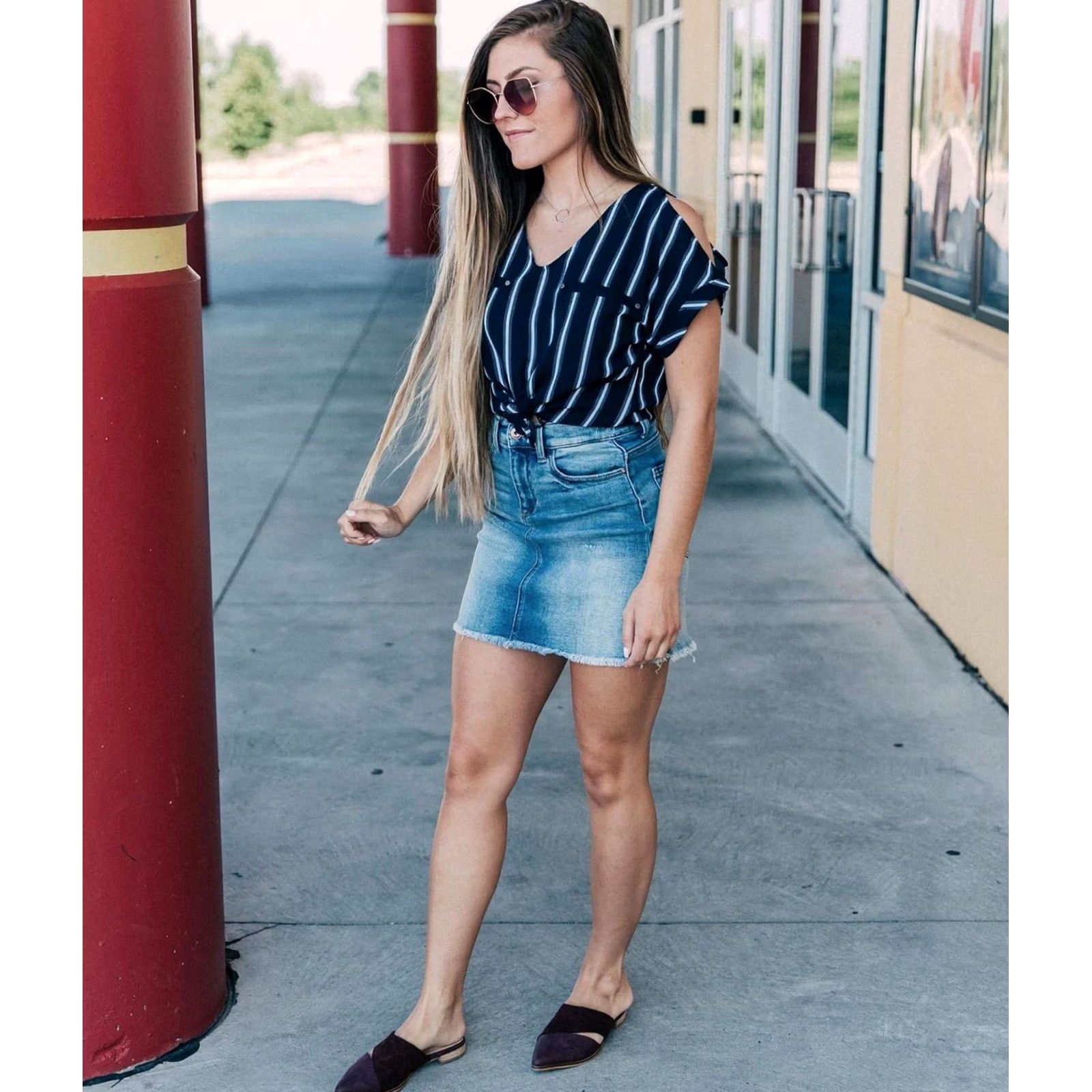 Vintage Buckle Daytrip Navy/White Striped V-Neck Cold Shoulder Short Sleeve Top Blouse M Size M / US 6-8 / IT 42-44 - 4 Thumbnail