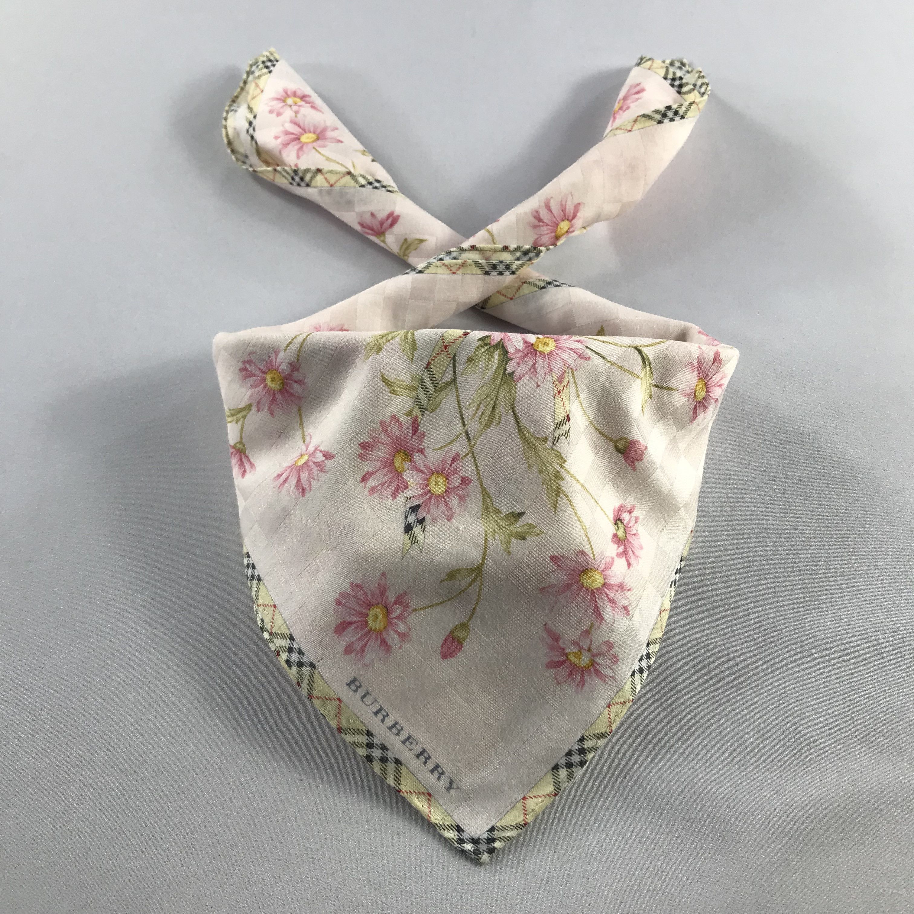 Burberry Burberry Handkerchief / Bandana / Neckerchief C711 Size ONE SIZE - 1 Thumbnail