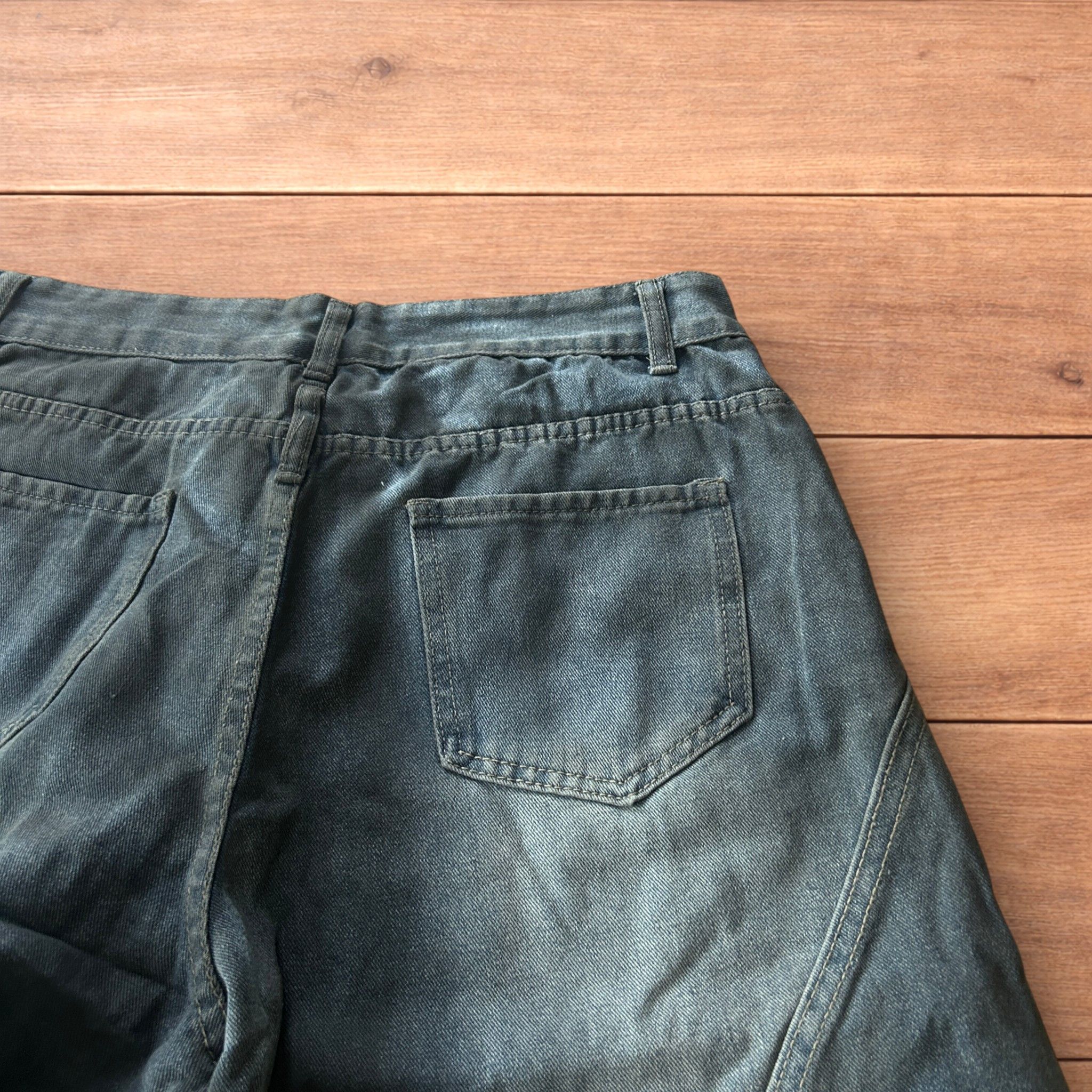 Japanese Brand Baggy vintage style wide leg skater jeans in faded grey. Size US 36 / EU 52 - 4 Thumbnail