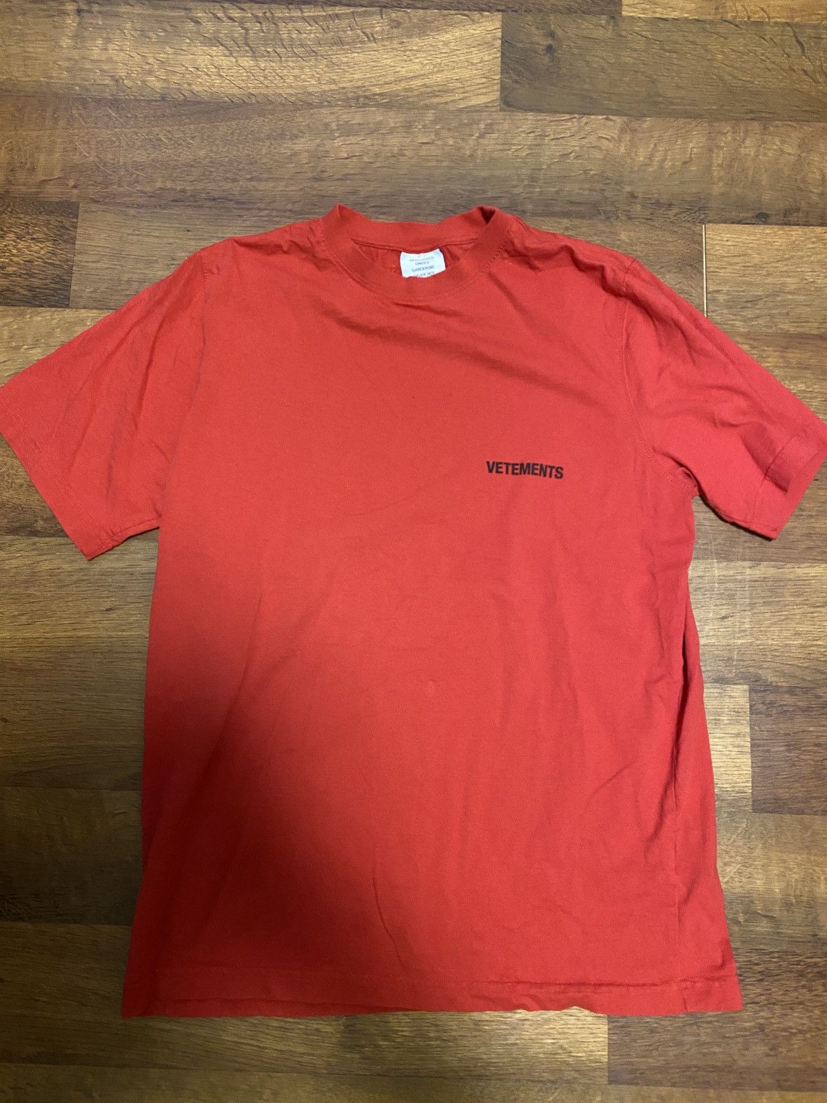 Vetements vetements fw21 red logo tee shirt Size US XS / EU 42 / 0 - 1 Thumbnail