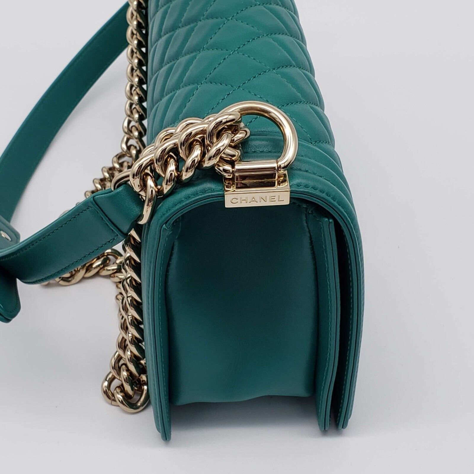 Chanel Authentic CHANEL Boy Green Leather Shoulder Bag 2650-080524 Size ONE SIZE - 4 Thumbnail