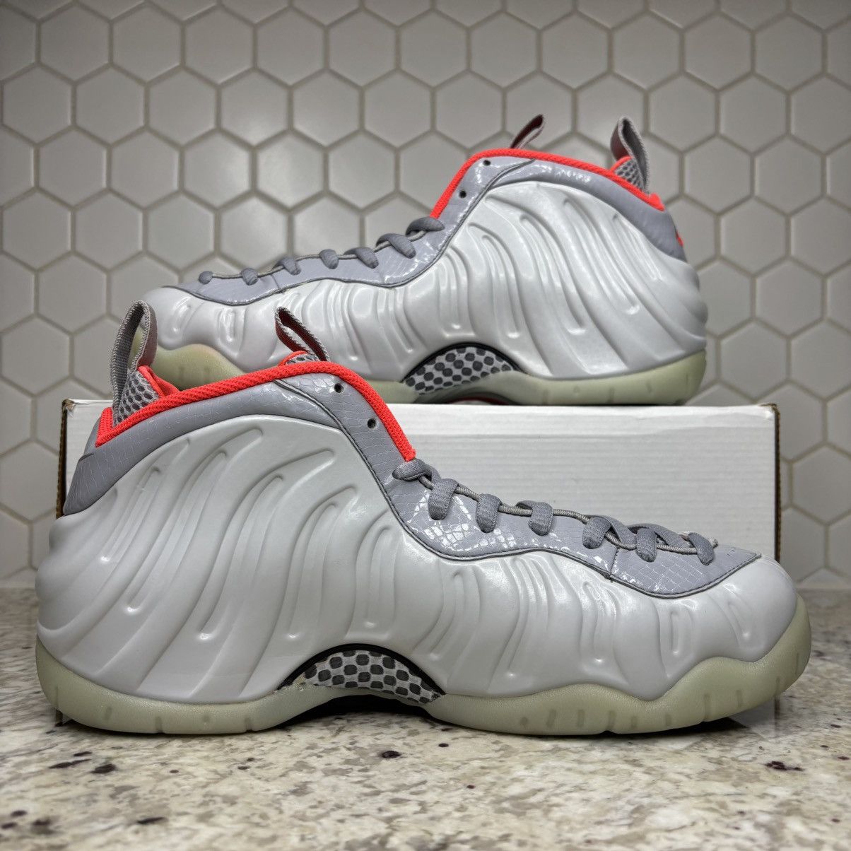 Nike Size 10.5-Nike Foamposite Premium Pure PlatinumNO BOX/INSOLE Size US 10.5 / EU 43-44 - 2 Thumbnail