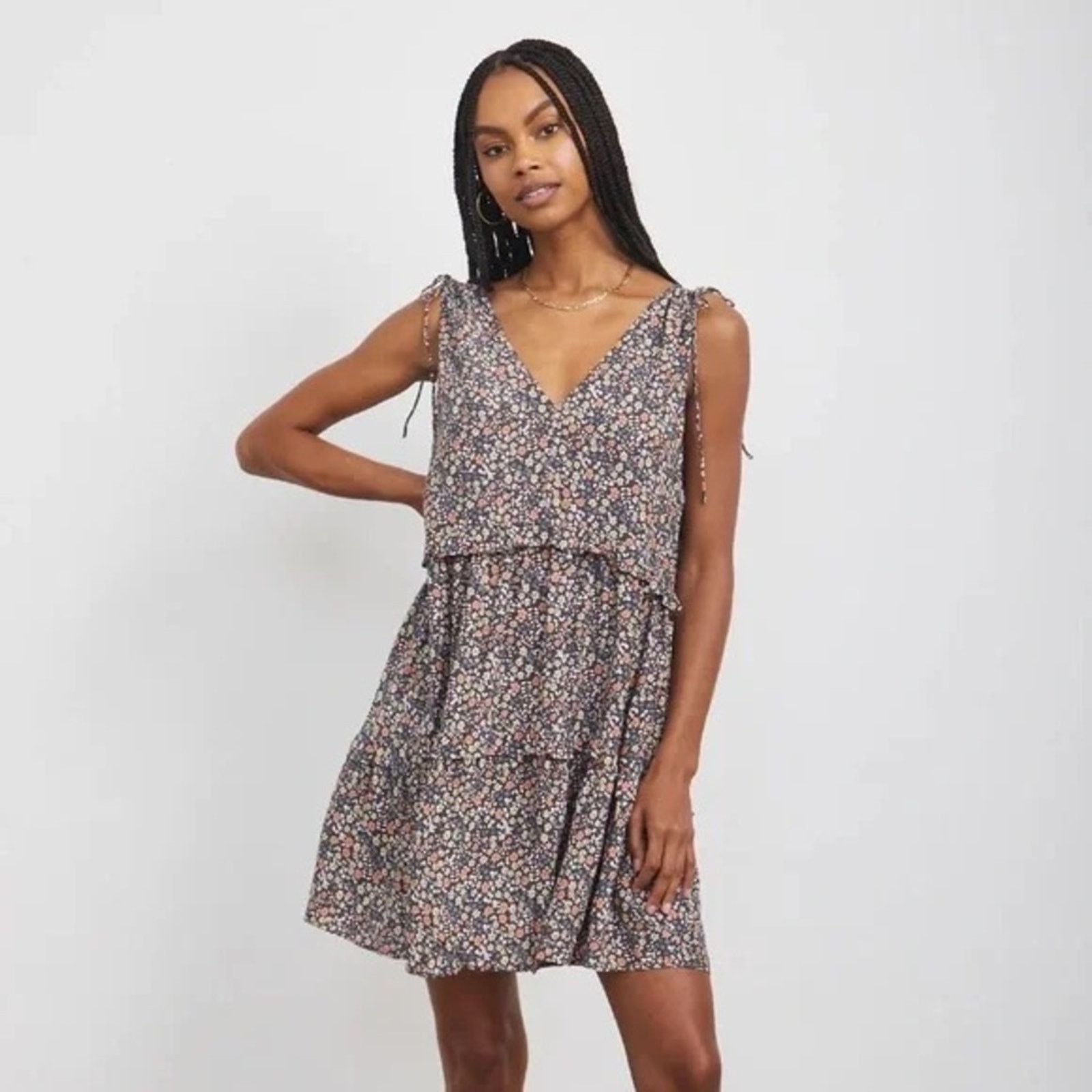 Rails Rails Janelle Floral VNeck Tiered Mini Dress Womens Medium Size M / US 6-8 / IT 42-44 - 5 Thumbnail