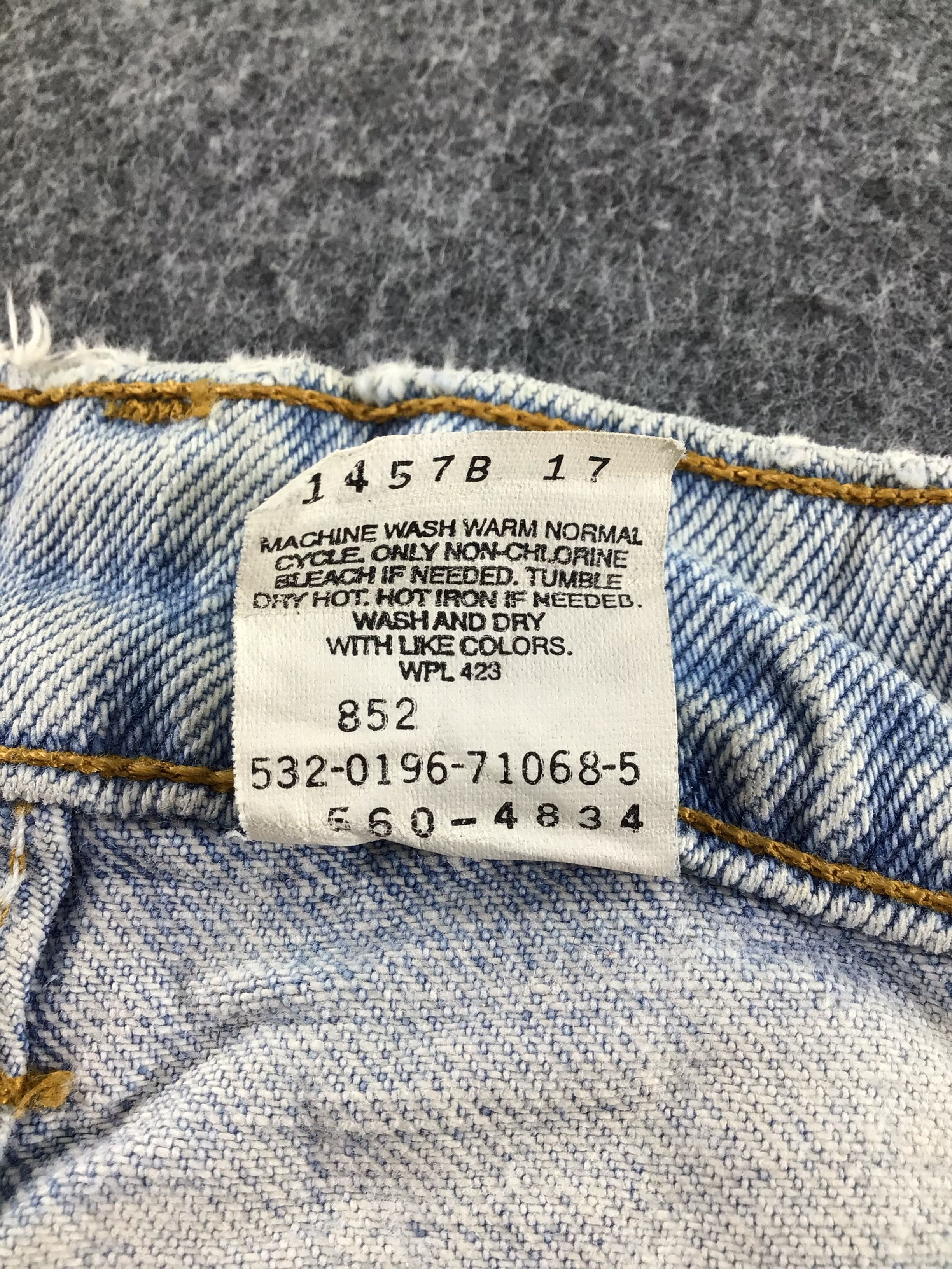 Levi's Vintage Levis 560 Jeans Dirty Light Wash Denim -J515 Size US 34 / EU 50 - 12 Thumbnail