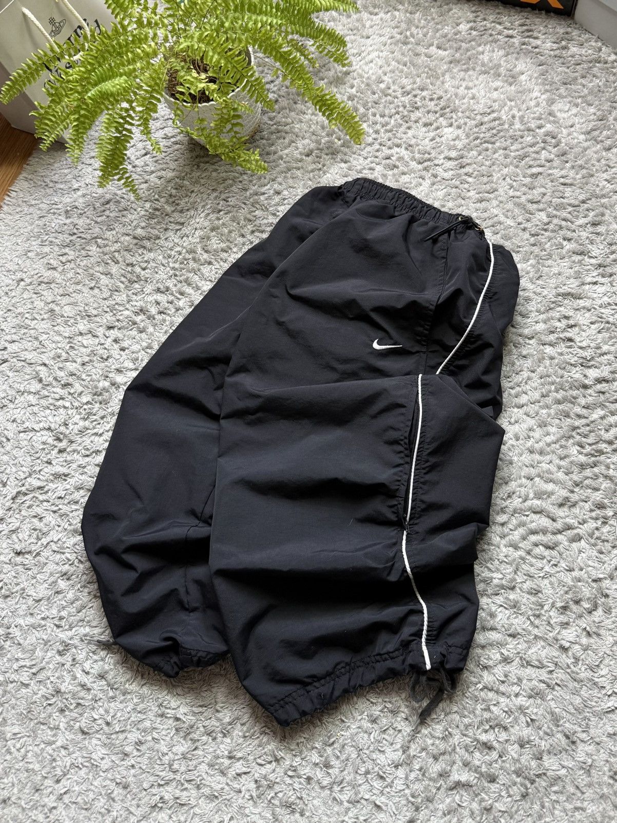 Nike 00s Nike Shorts Vintage Nylon Rare Retro Swoosh Shox Drill Size US 34 / EU 50 - 2 Thumbnail
