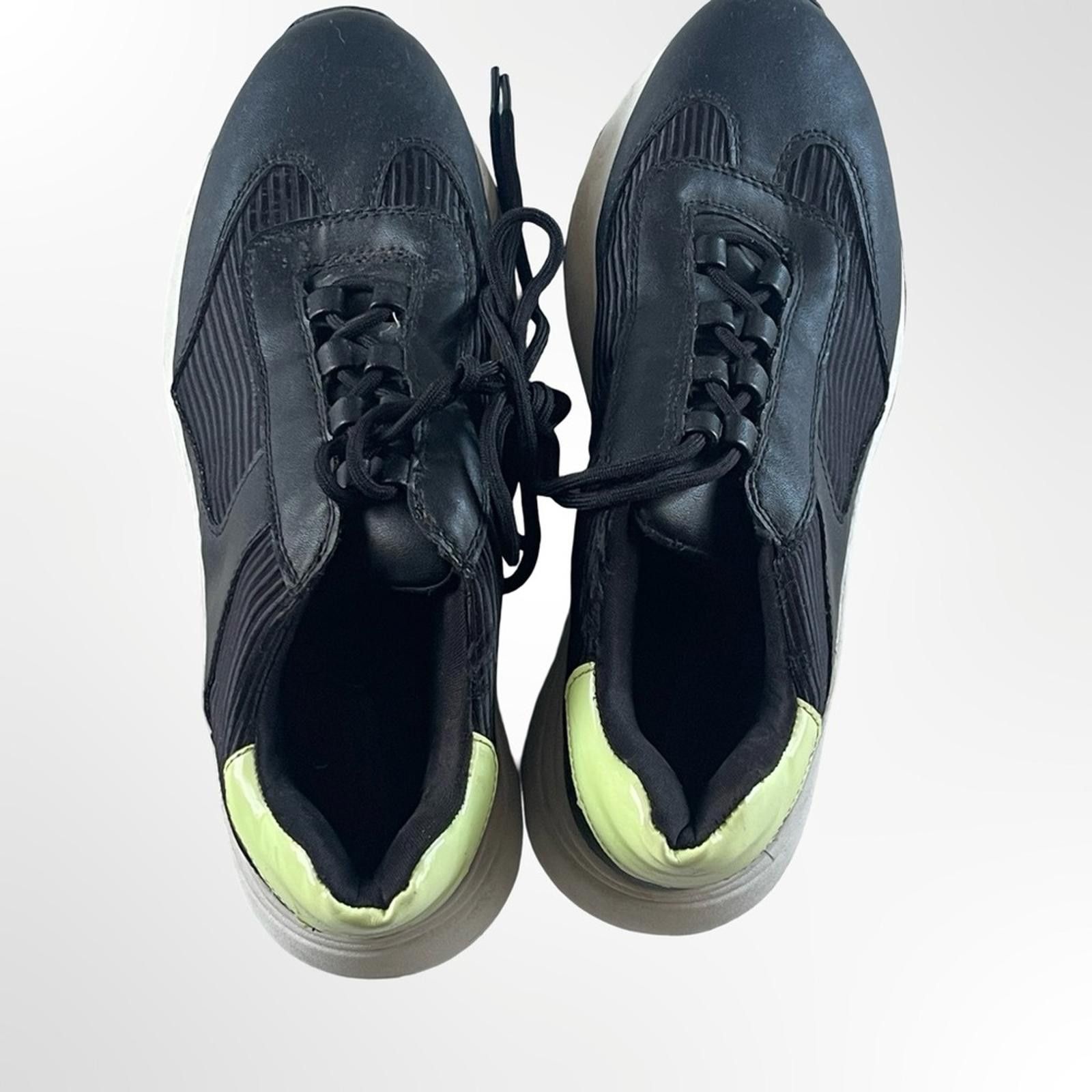 Forever 21 Forever 21 Women's Black Athletic Shoes in size 7 Size US 7 / IT 37 - 5 Thumbnail
