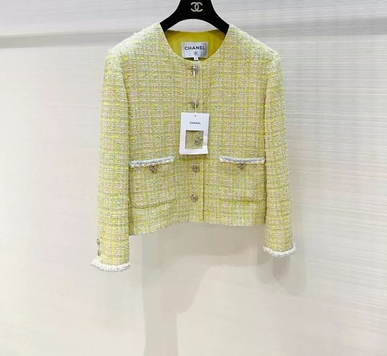 Chanel Chanel 24C early spring yellow soft clay knitted jacket Size M / US 6-8 / IT 42-44 - 1 Thumbnail