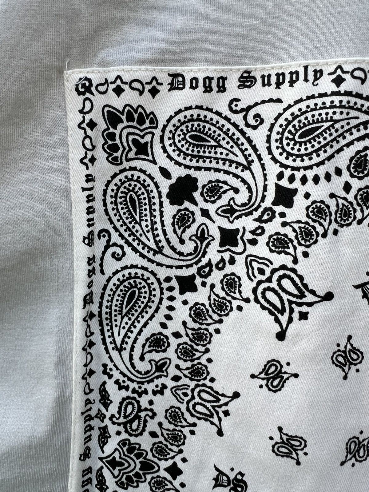 Snoop Dogg Official Snoop Dogg Bandana T Shirt M **Over Sized** Size US M / EU 48-50 / 2 - 5 Thumbnail