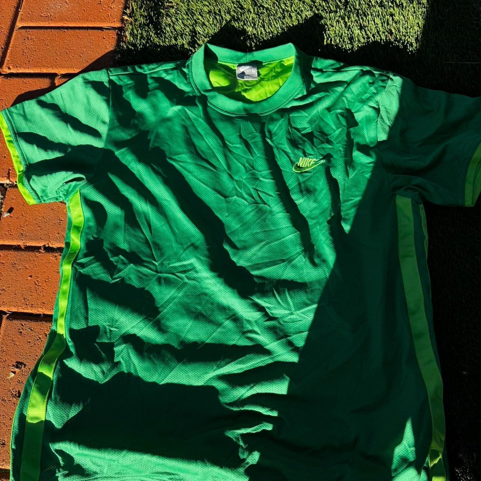 Nike Men's Large Nike Green Streetwear T-Shirt Size US L / EU 52-54 / 3 - 3 Thumbnail