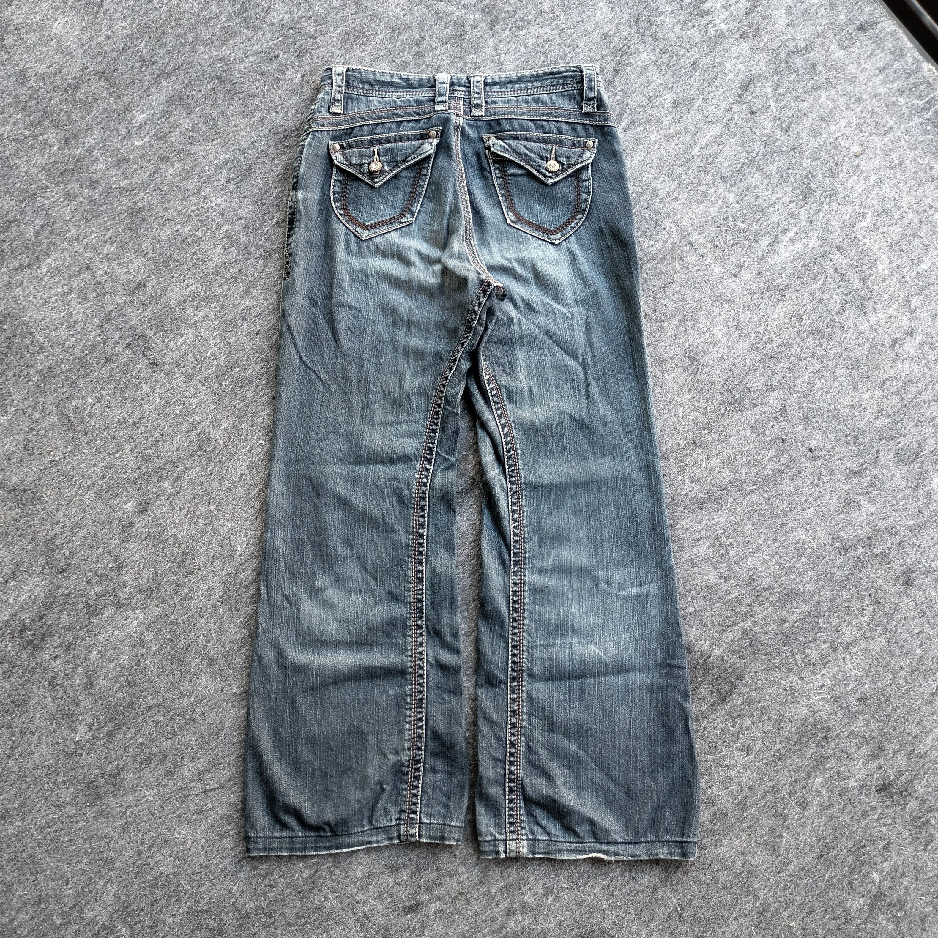 Tornado Mart Jouer aux echecs distressed flare jeans Size US 28 / EU 44 - 2 Thumbnail