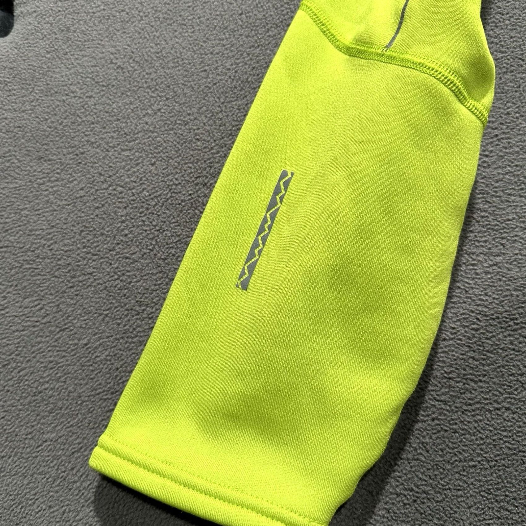 Vintage LL Bean Hoodie Mens Medium Neon Green 1/4 Zip Stretch EUC 288044 Size US M / EU 48-50 / 2 - 5 Thumbnail