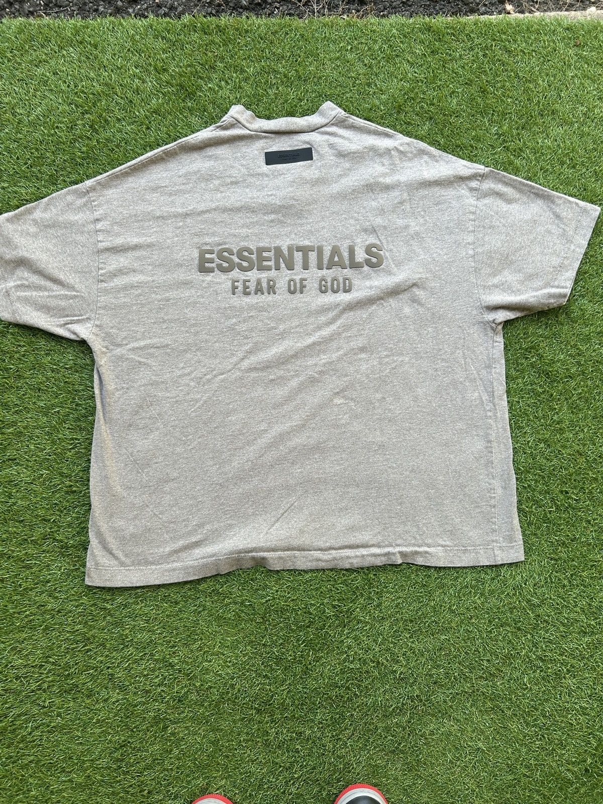 Essentials Fear of God Essentials V-Neck Boxy T-Shirt Size US S / EU 44-46 / 1 - 1 Thumbnail