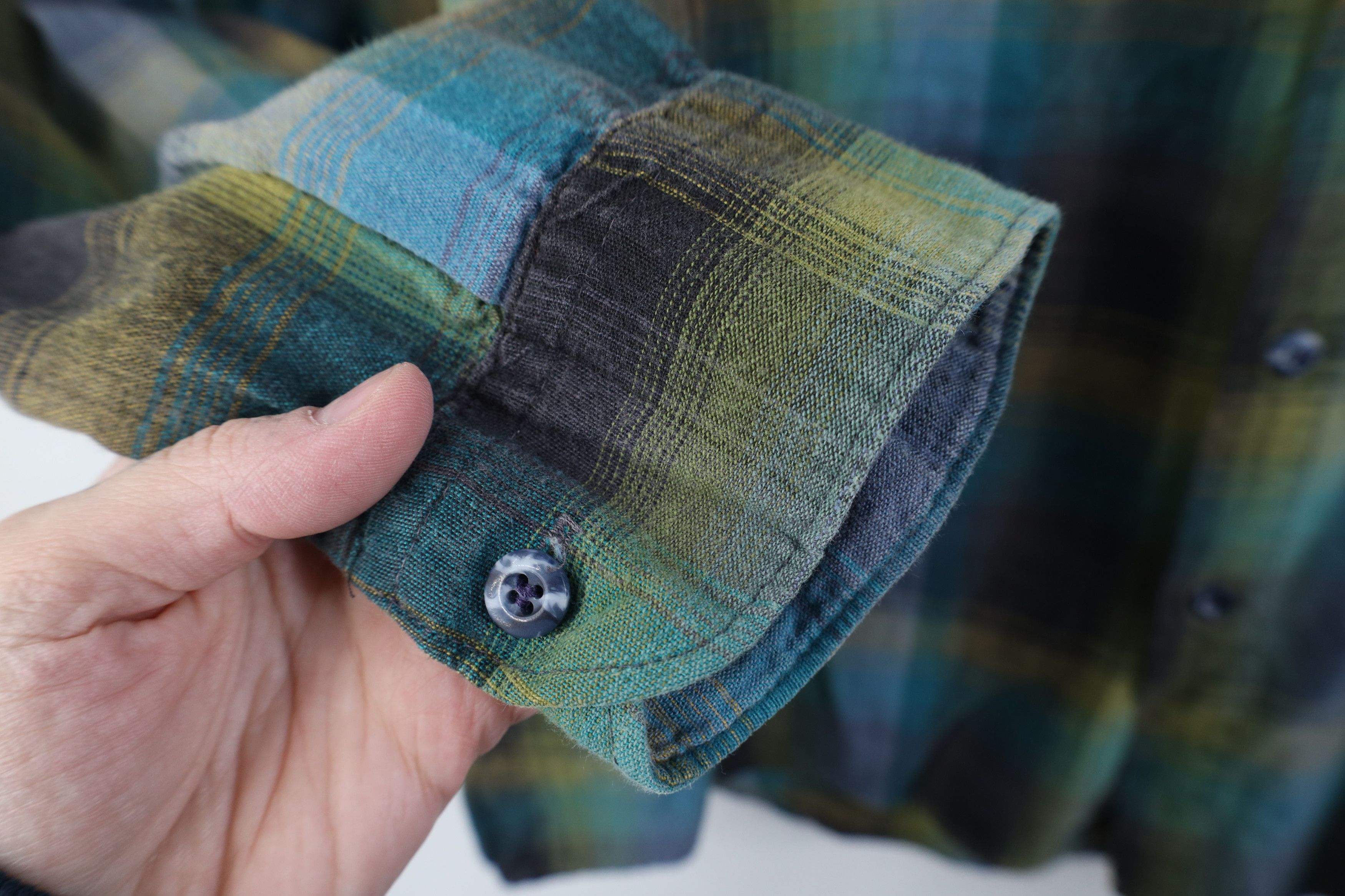 Vintage Vintage 90s IOU Flannel Madras Plaid Collared Button Shirt Size US L / EU 52-54 / 3 - 7 Thumbnail