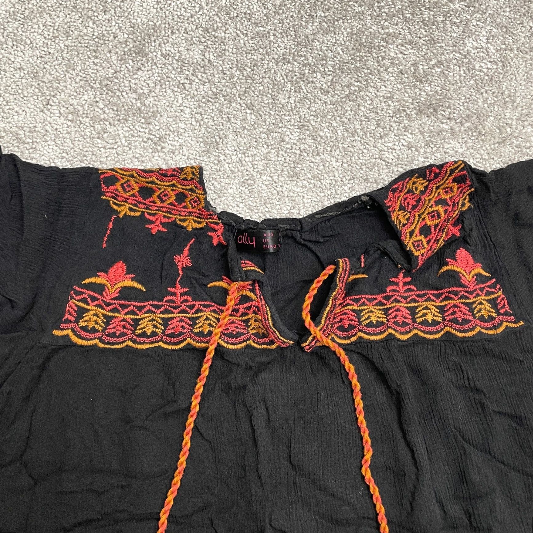 Bally Ally Blouse Top Womens Short Sleeve Black Embroidered Tasseled Bohemian Knit Rayon V-Neck Casual Shirt 4 Size S / US 4 / IT 40 - 3 Thumbnail