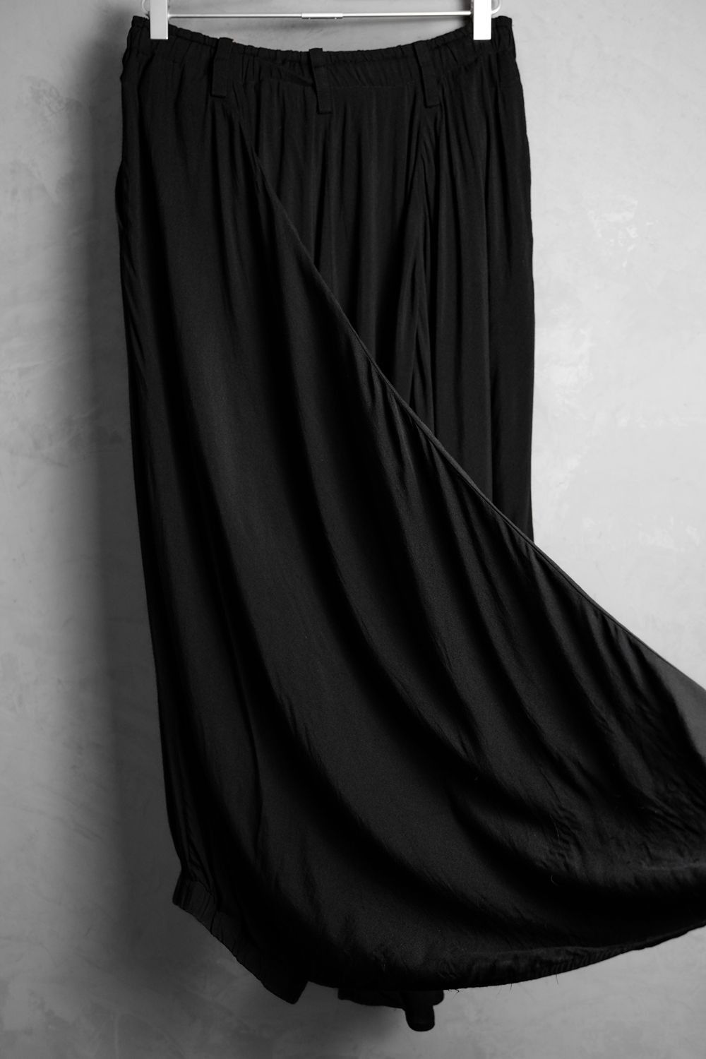 Yohji Yamamoto Yohji Yamamoto Pour Homme 18S/S Rayon Crow Pants Size US 30 / EU 46 - 5 Thumbnail