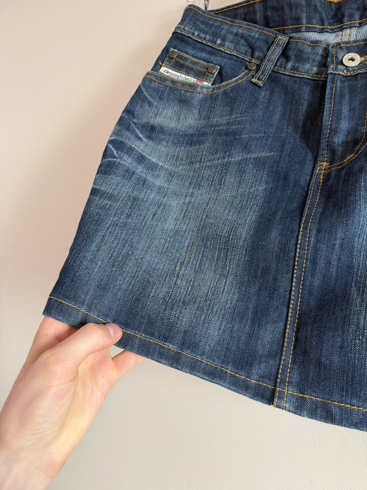 Diesel Vintage Diesel Denim Mini Skirt Y2K Low Rise Size 28" / US 6 / IT 42 - 6 Thumbnail