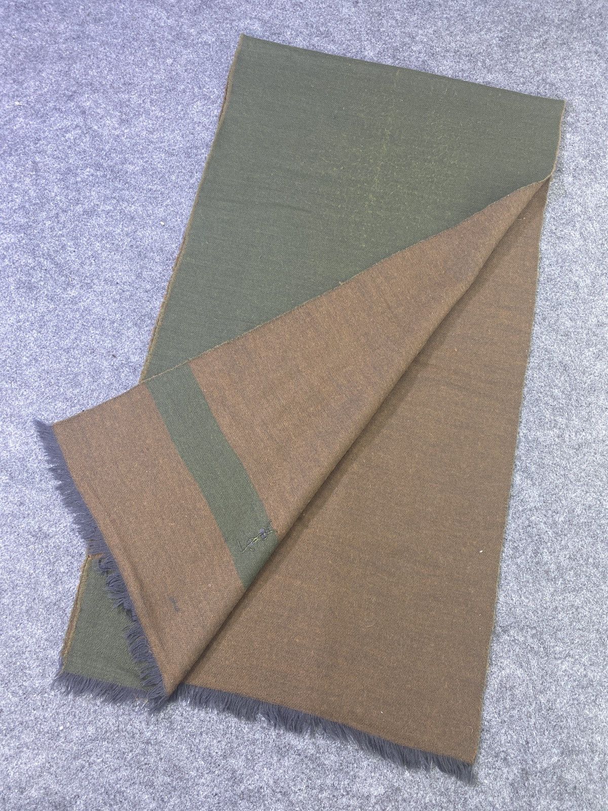 Yves Saint Laurent Yves Saint Laurent Scarf/Muffler/neckwear -T878 Size ONE SIZE - 4 Thumbnail