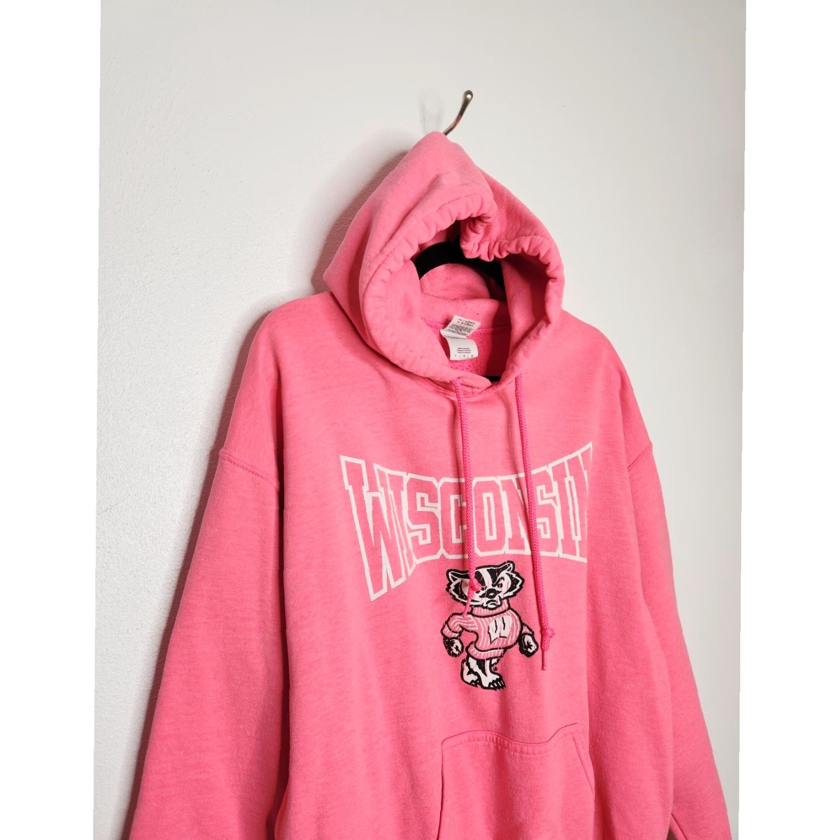 Gildan VINTAGE Wisconsin Bucky Badger UW Madison y2k Gildan Large Pink Hoodie Womens L Pullover Size L / US 10 / IT 46 - 4 Thumbnail