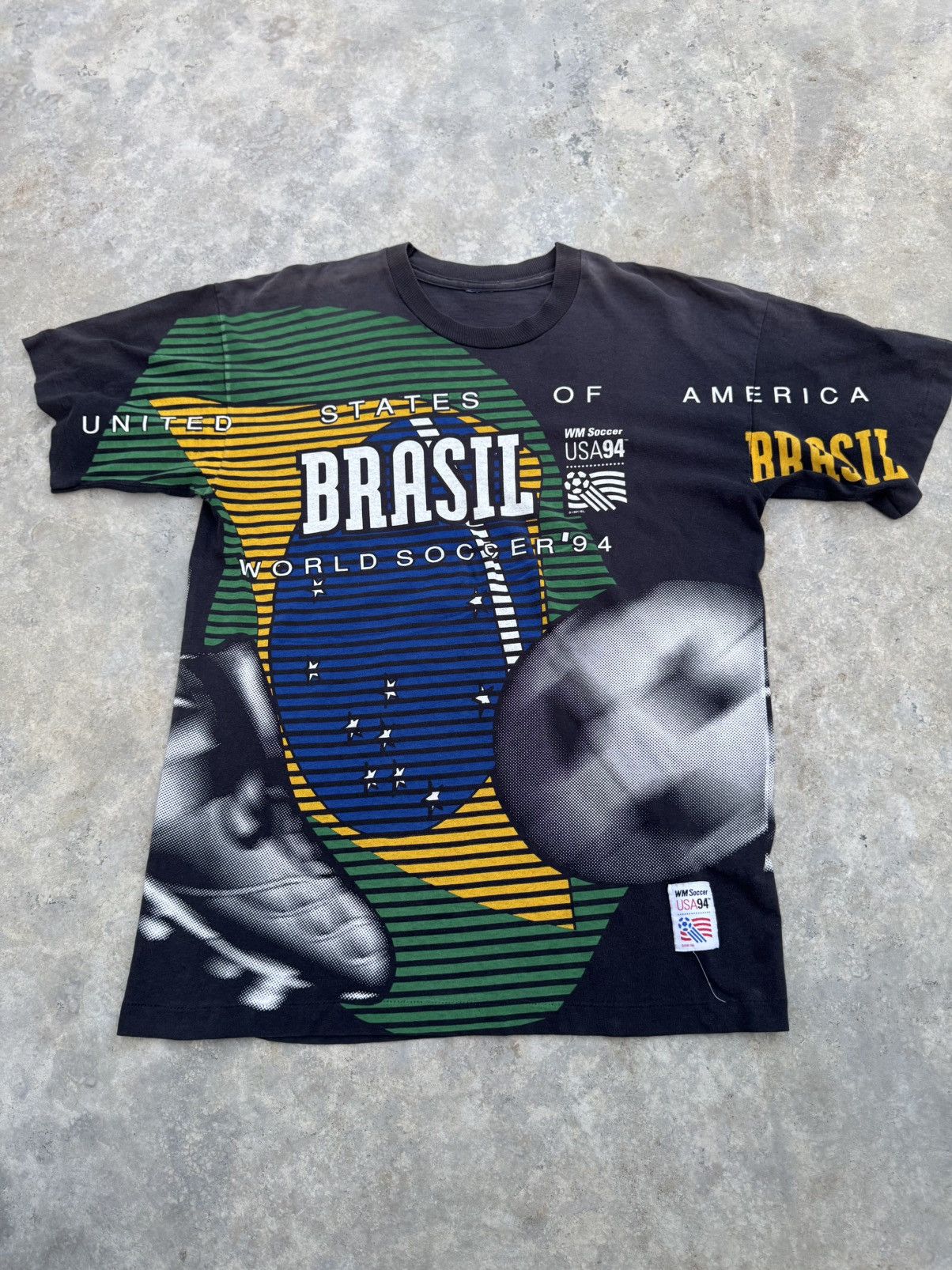 Other Brazil 1994 Vintage Fullprint Tee Size US L / EU 52-54 / 3 - 1 Thumbnail