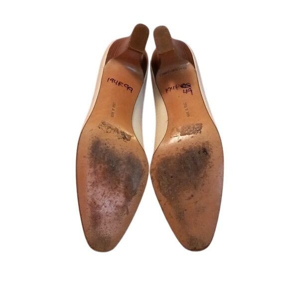 Salvatore Ferragamo Ferragamo Size 9 AA Beige Leather Pumps Wooden Heels Womens Size US 9 / IT 39 - 5 Thumbnail