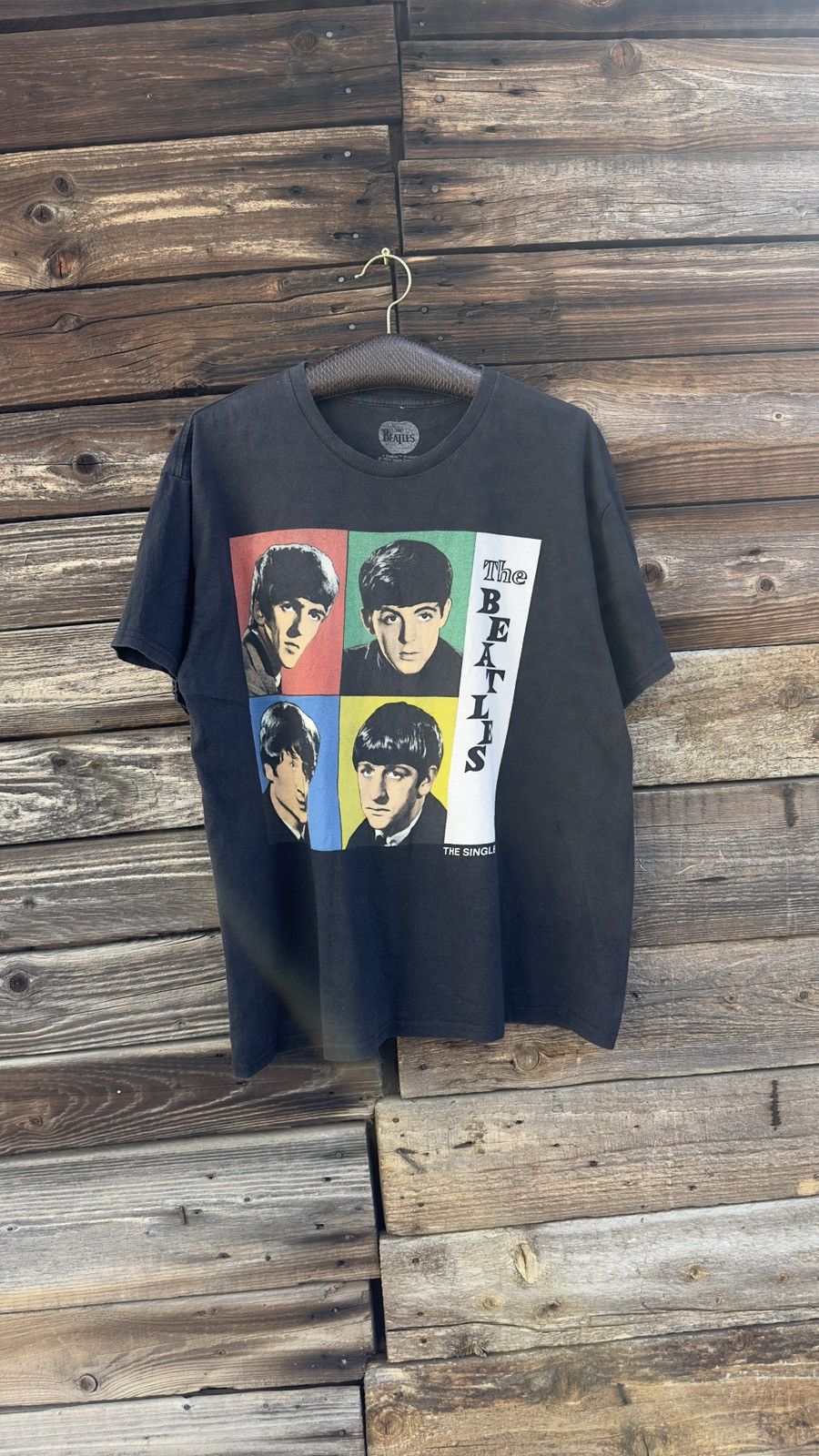 Band Tees The Beatles "The Singles" Tee 2009 Apple Corps Black Band Size US XL / EU 56 / 4 - 2 Thumbnail