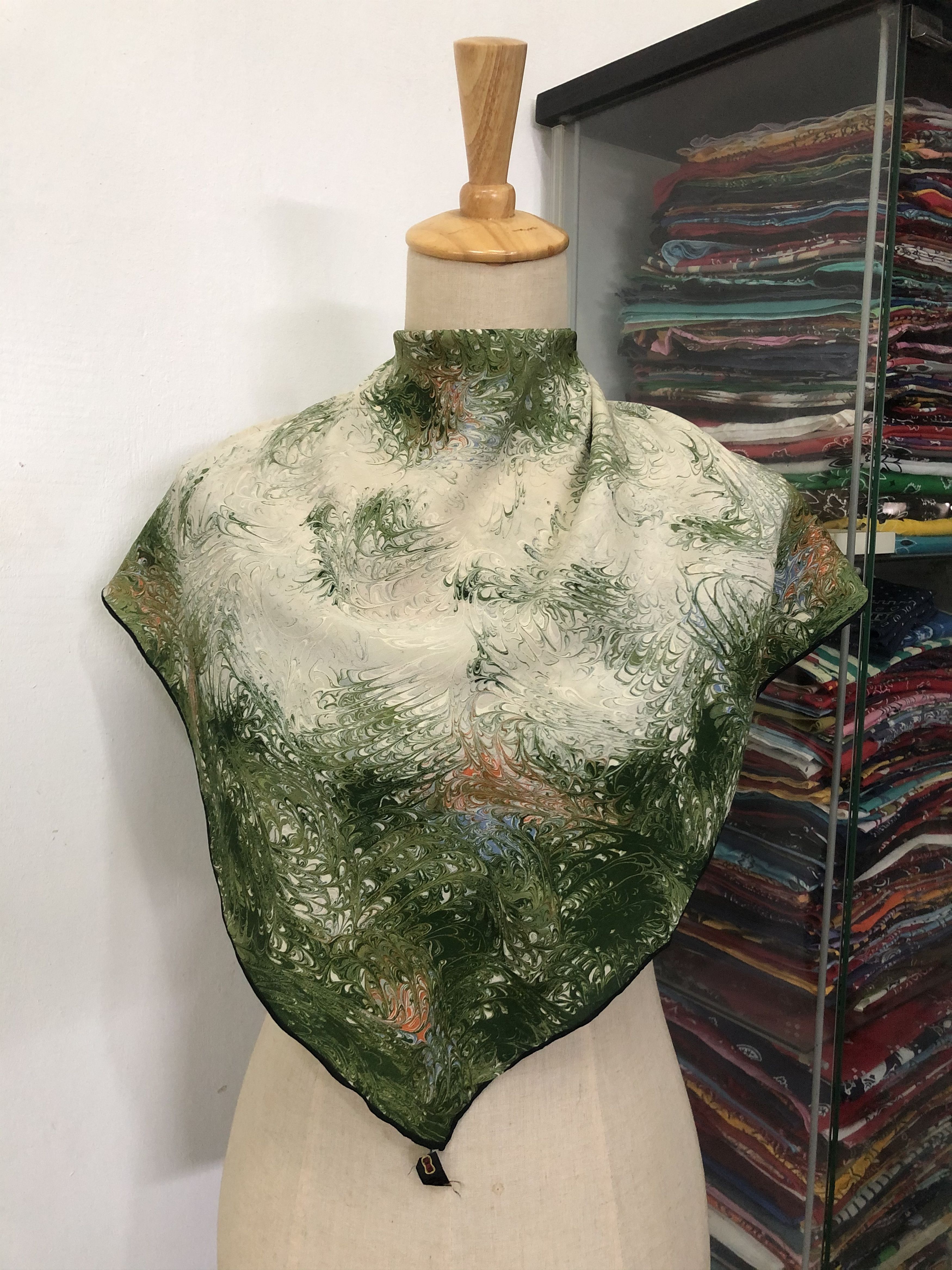 Vintage Vintage Y.N.S. Silk Scarf Size ONE SIZE - 1 Thumbnail