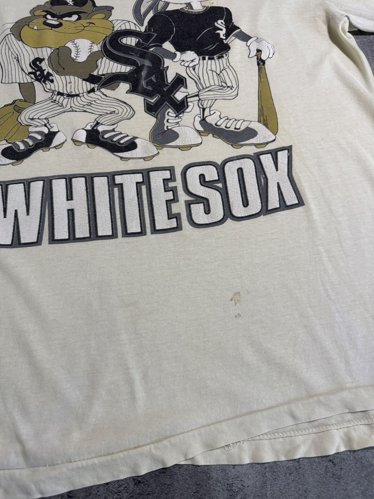 Band Tees × Vintage Vintage 90s Single Stitch White Sox Print Tee Boxy Rare NFL Size US L / EU 52-54 / 3 - 4 Thumbnail