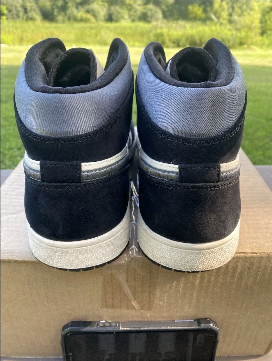 Jordan Brand Nike Air Jordan Retro 1 Mid Se Satin Smoke Grey Size 13 Men Size US 13 / EU 46 - 5 Thumbnail