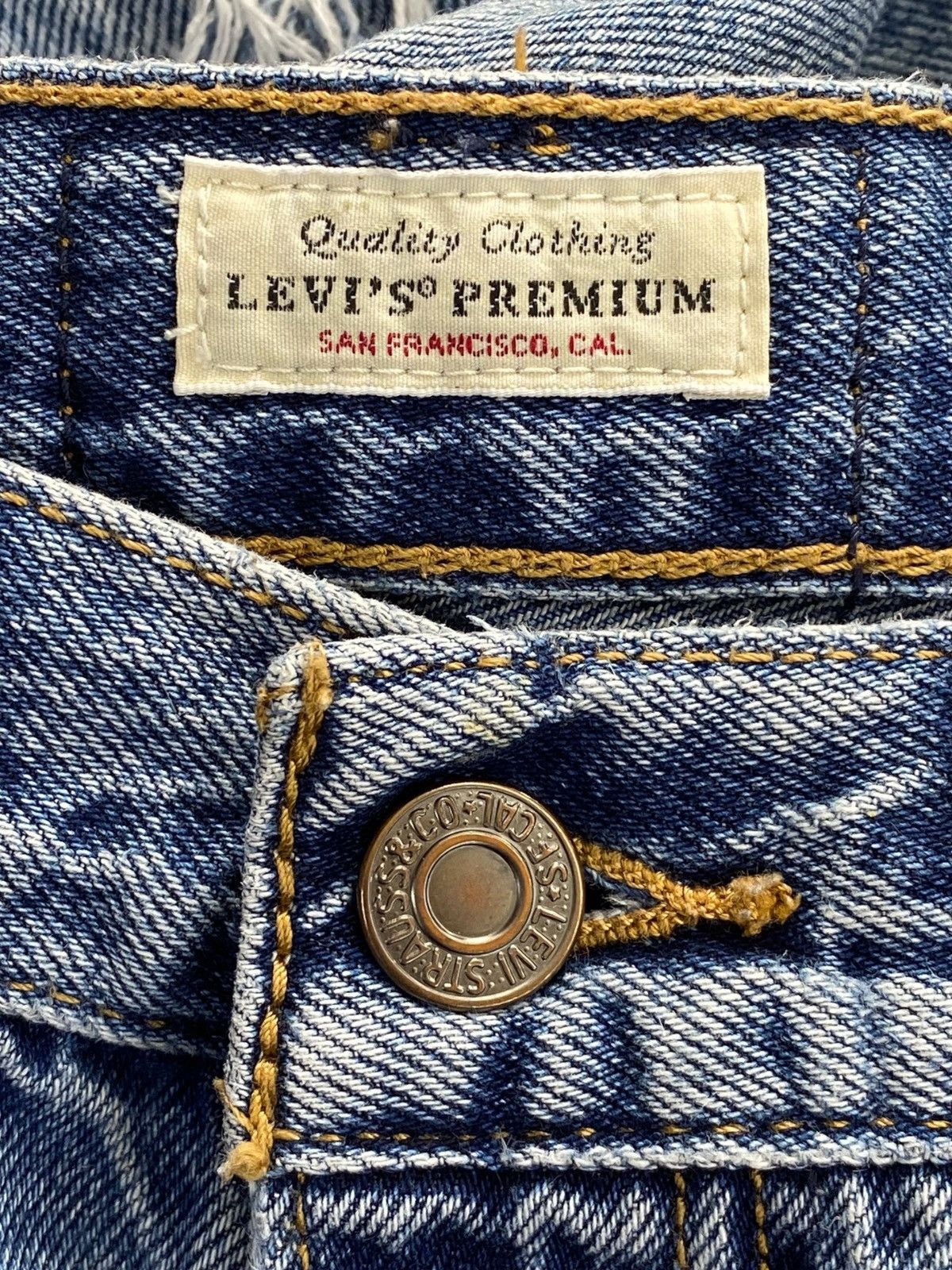 Levi's Levi’s Blue Wash Ripped Style Flare Jeans Size US 26 / EU 42 - 10 Thumbnail