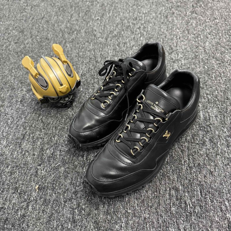 Louis Vuitton Louis Vuitton Black Casual Sneakers with Logo 0079 Size US 8 / EU 41 - 1 Thumbnail