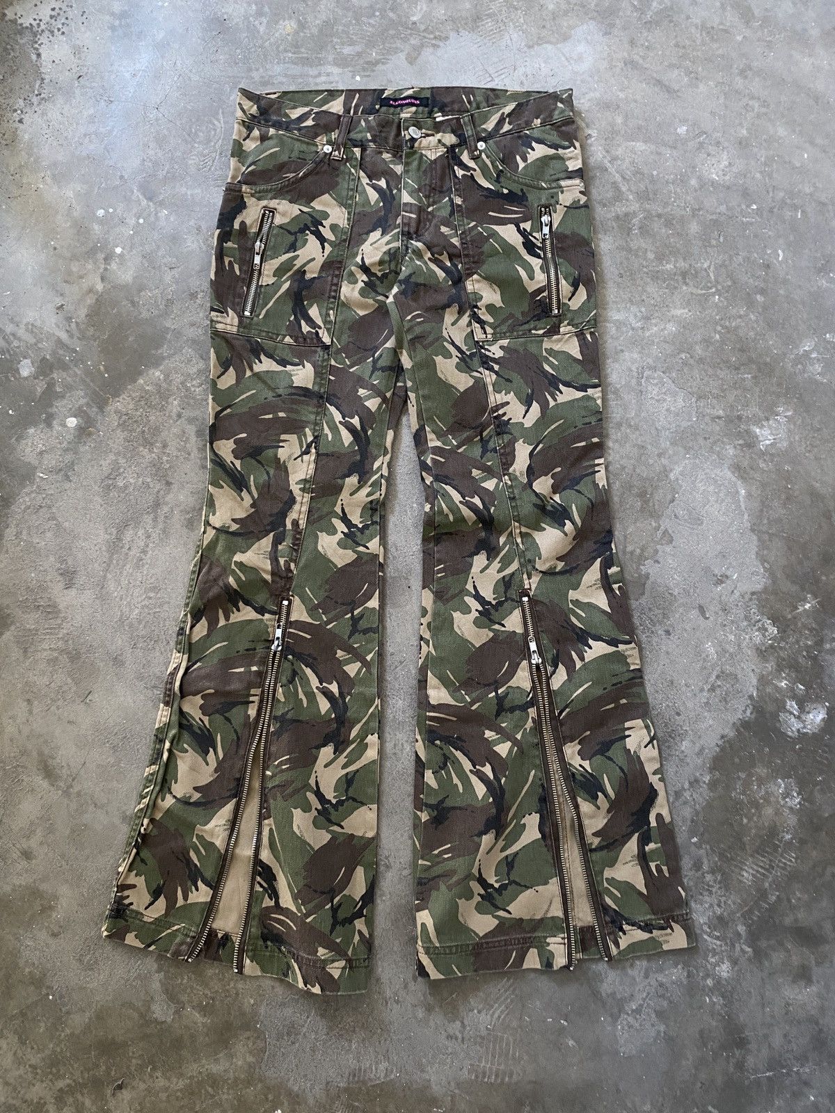 If Six Was Nine 2000s Algonquins - Punk Camo Flared Pants Vkei Size US 32 / EU 48 - 1 Thumbnail