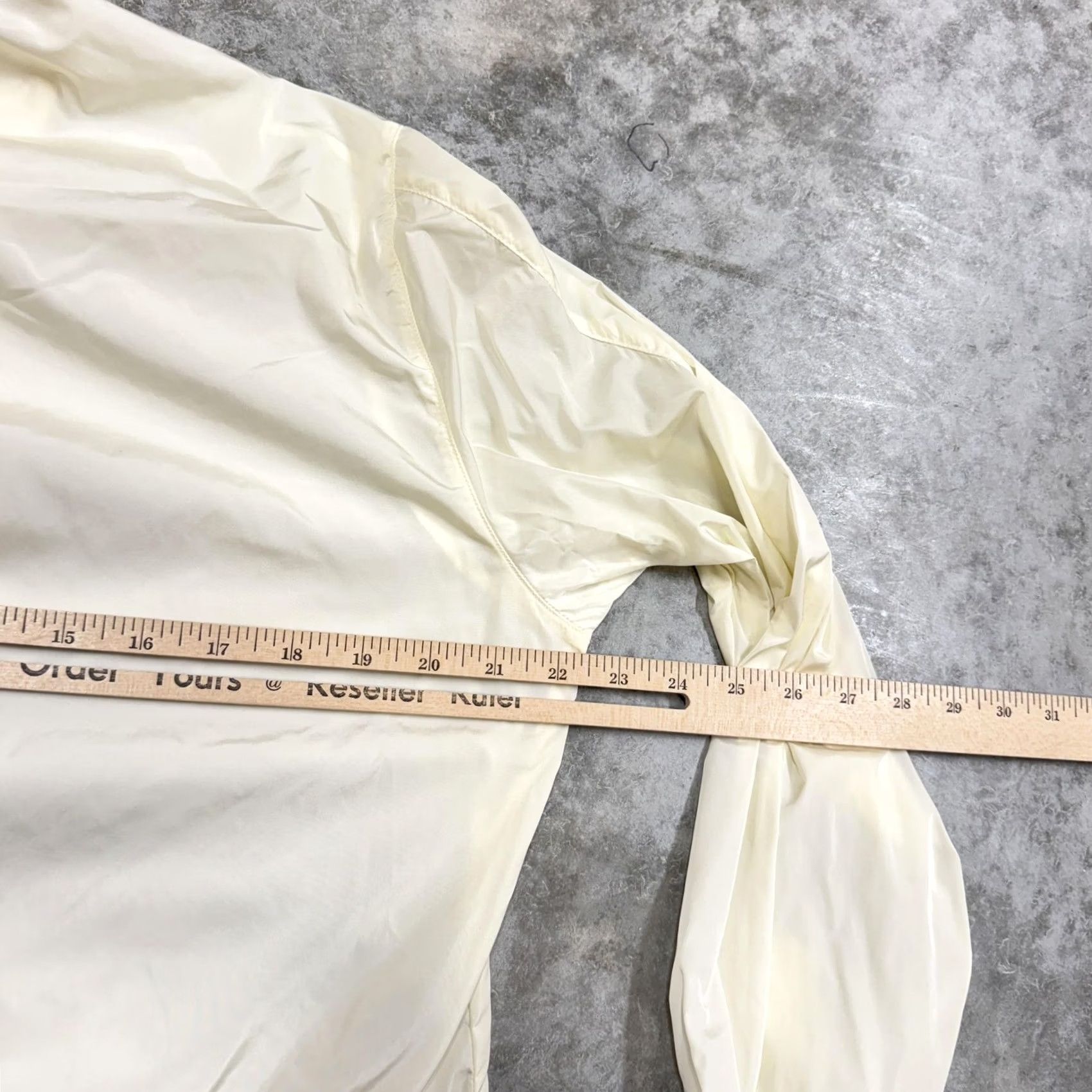 Hugo Boss HUGO BOSS Shirt Mens M Ivory Hidden Snap Front Long Sleeve Dress Shirt Shirt Mens M Ivory Hidden Snap Front Long Sleeve Dress Shirt Size 40R - 7 Thumbnail