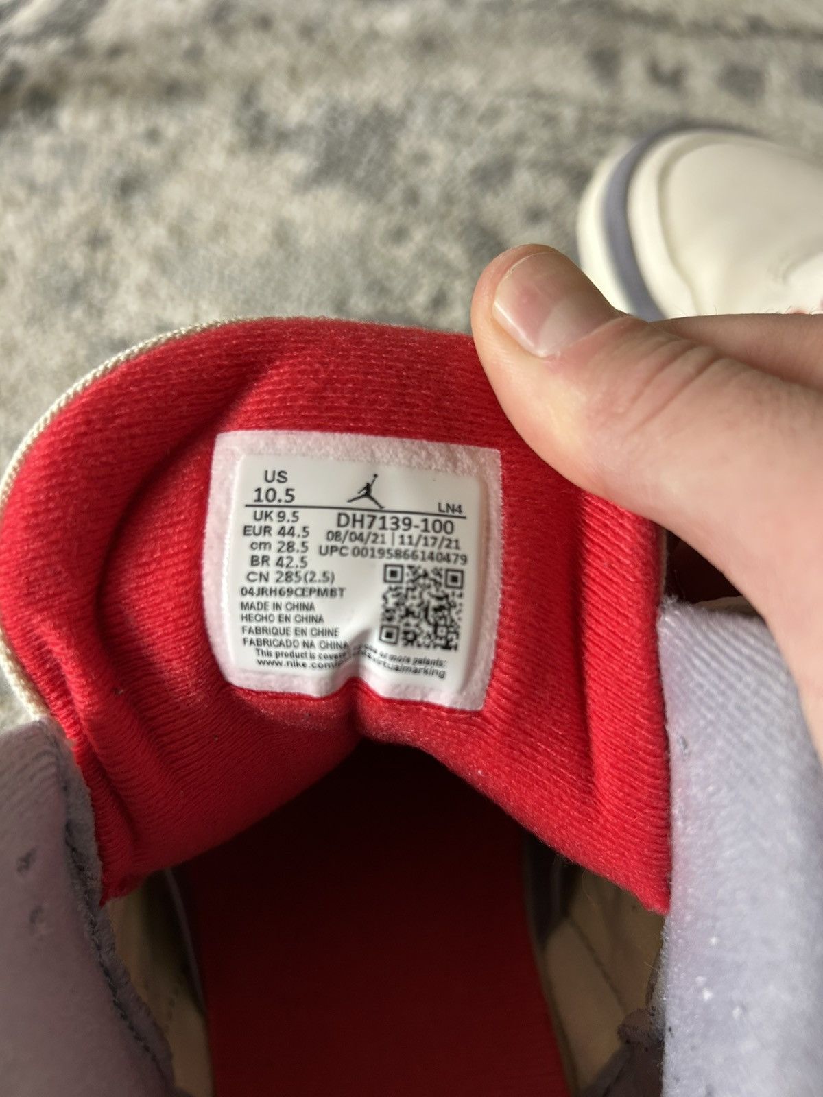 Jordan Brand Jordan 3 Retro SE “Muslin” Size US 10.5 / EU 43-44 - 6 Thumbnail