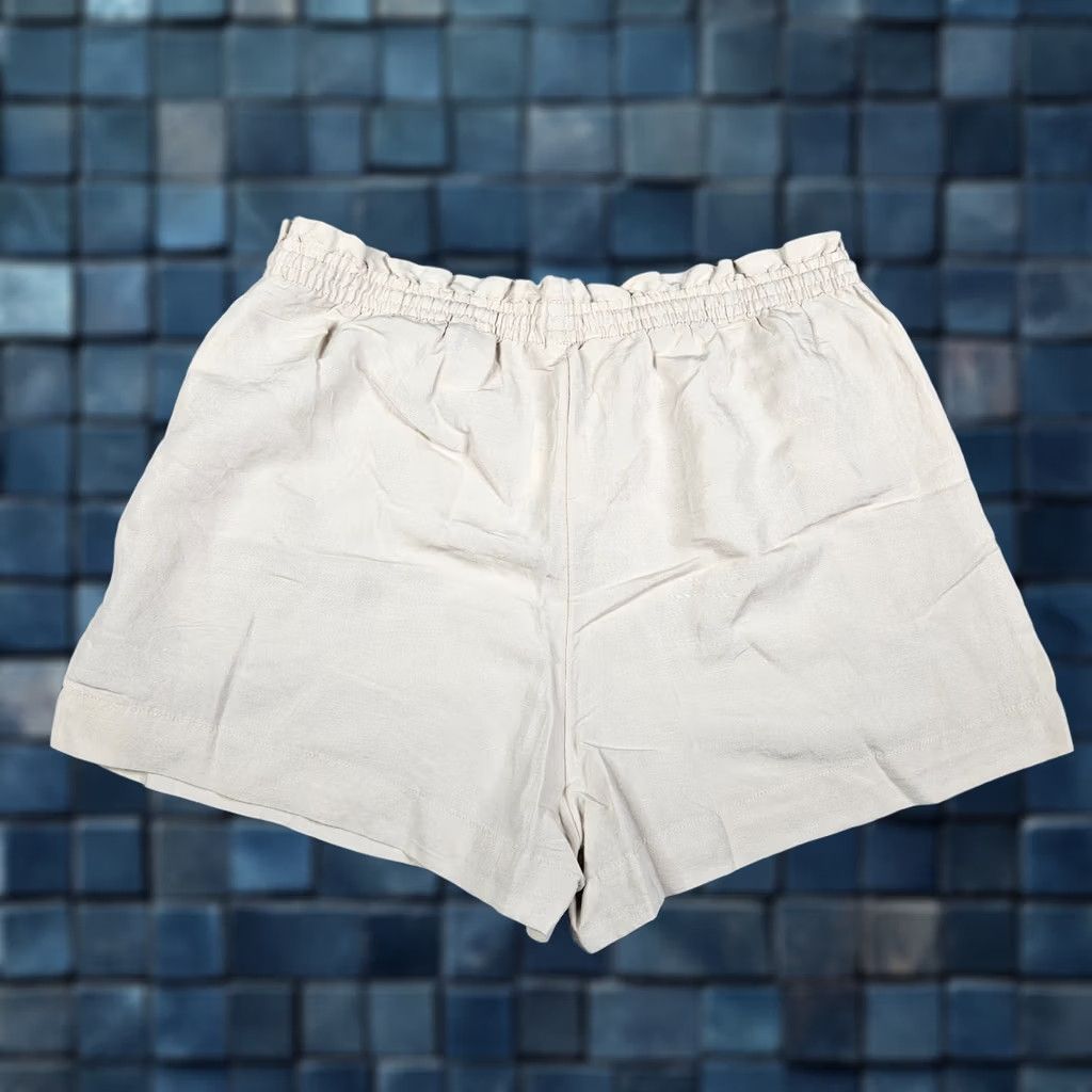 H&M H&M Women’s Linen Beige Shorts XL NEW Linen Viscose Solid Dusty Front Flat Front Casual Summer Regular Waist 38 Womens XS-XL? Size 40" / US 18 - 1 Thumbnail